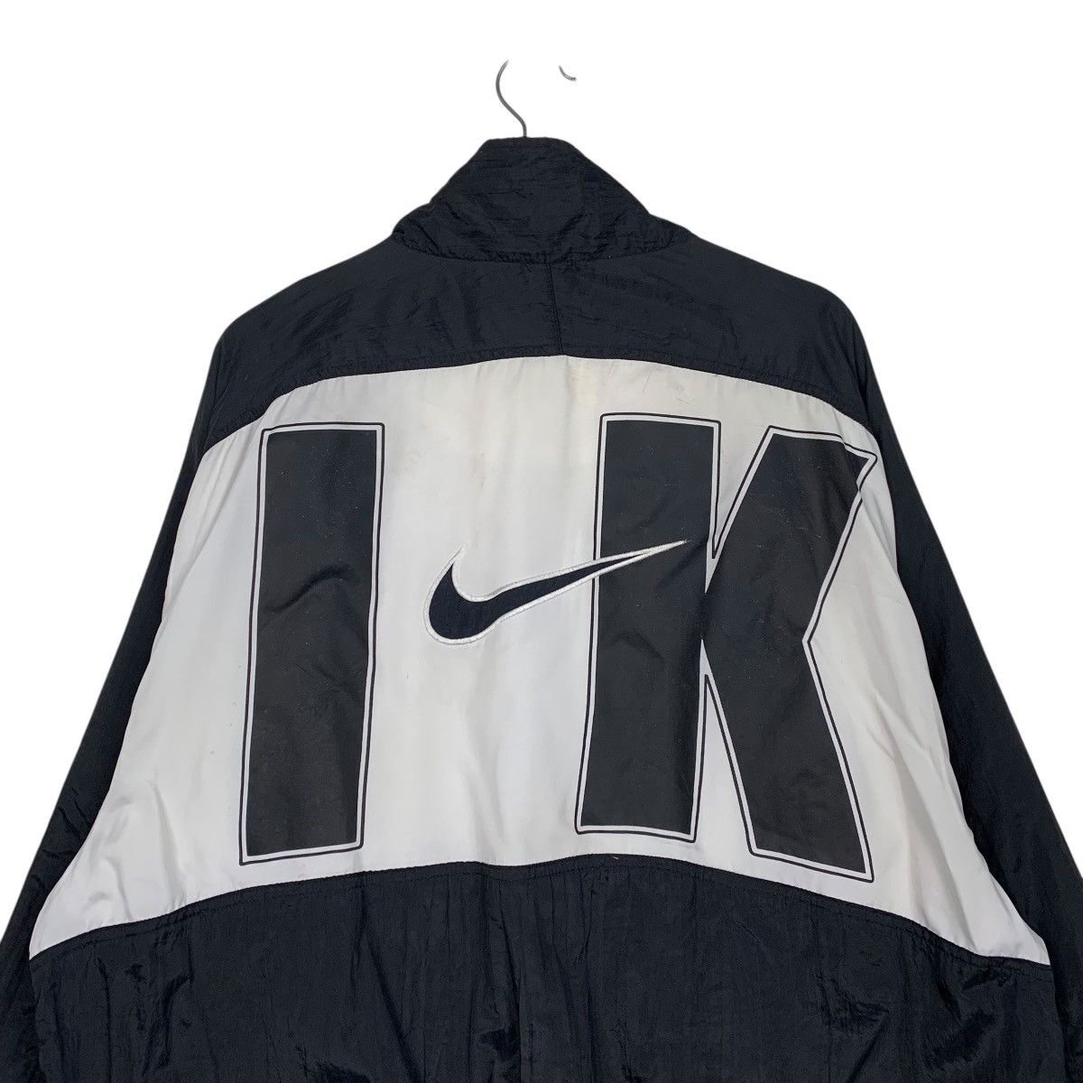 Nike Vintage Nike Big Logo Swoosh Windbreaker Jacket Size US L / EU 52-54 / 3 - 8 Thumbnail