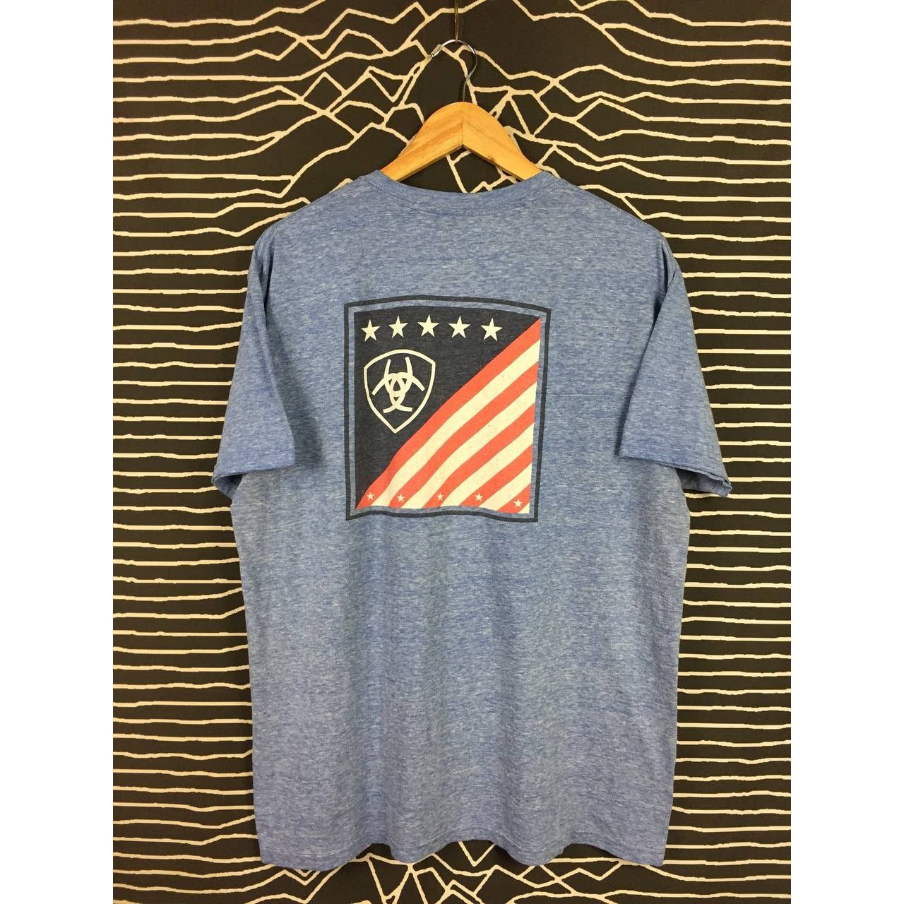 Ariat Ariat Outdoor Performance Brand Flag Logo Graphic Tee Size US L / EU 52-54 / 3 - 1 Thumbnail