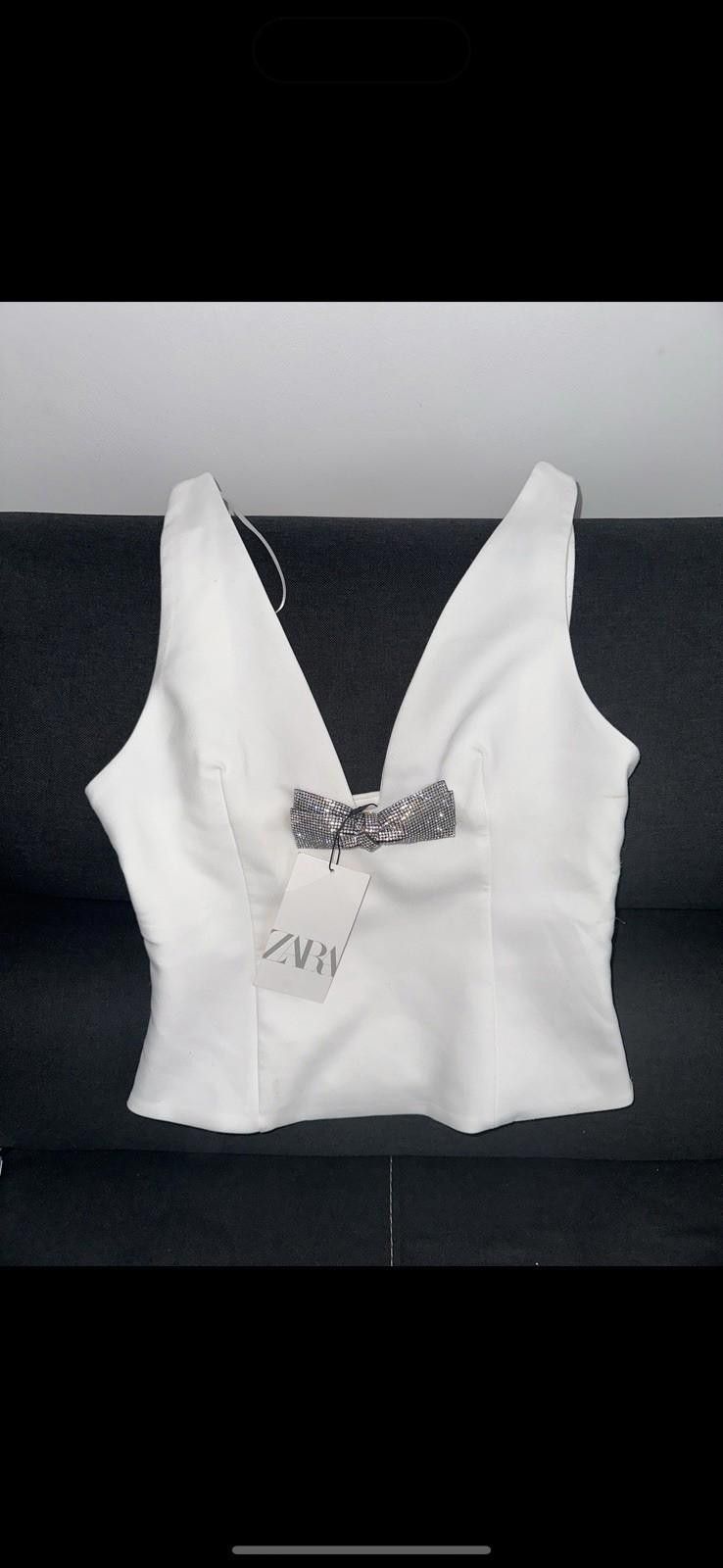 Zara ZARA White Vest with Bow Rhinestone Size S / US 4 / IT 40 - 1 Thumbnail
