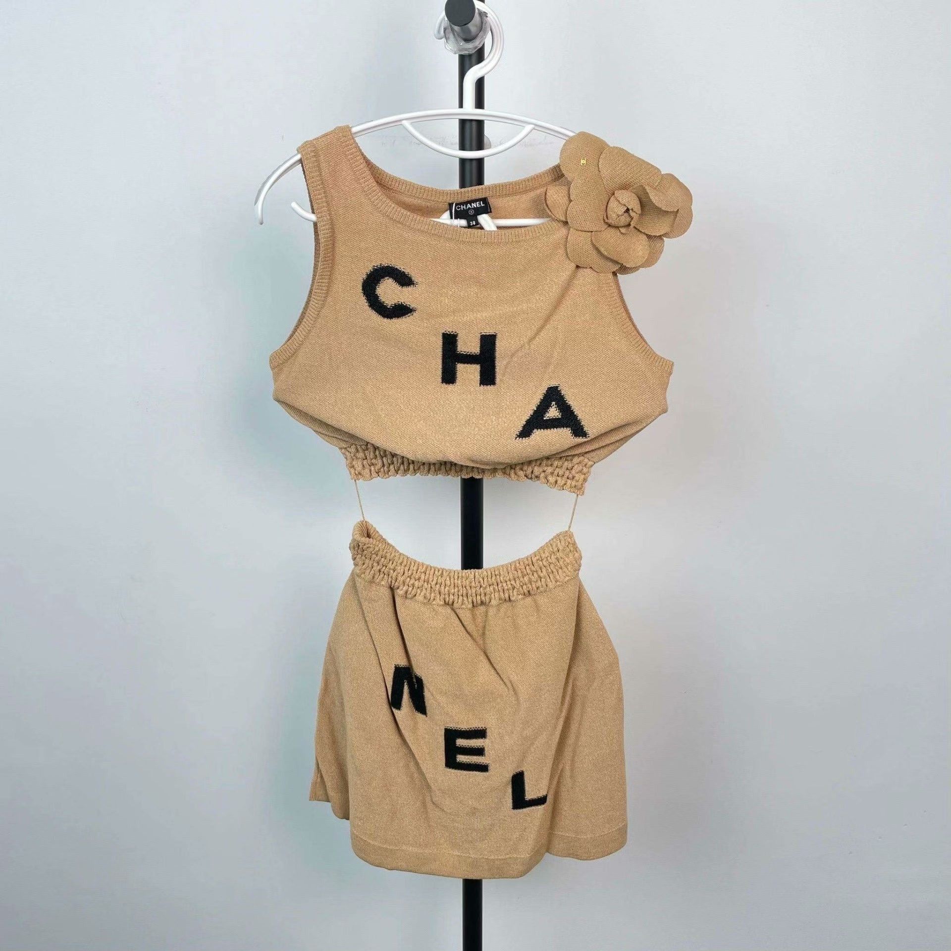 Chanel Chanel Knit Brown Hoodie 38 Men Size US S / EU 44-46 / 1 - 1 Thumbnail