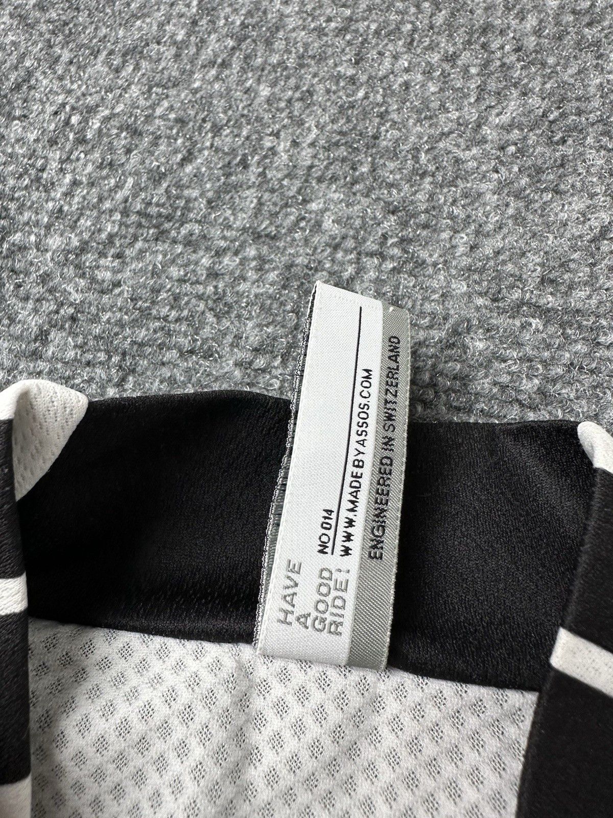 Other Mens Cycling Assos Mille Black White Zip Jersey, Size L Size US L / EU 52-54 / 3 - 6 Thumbnail