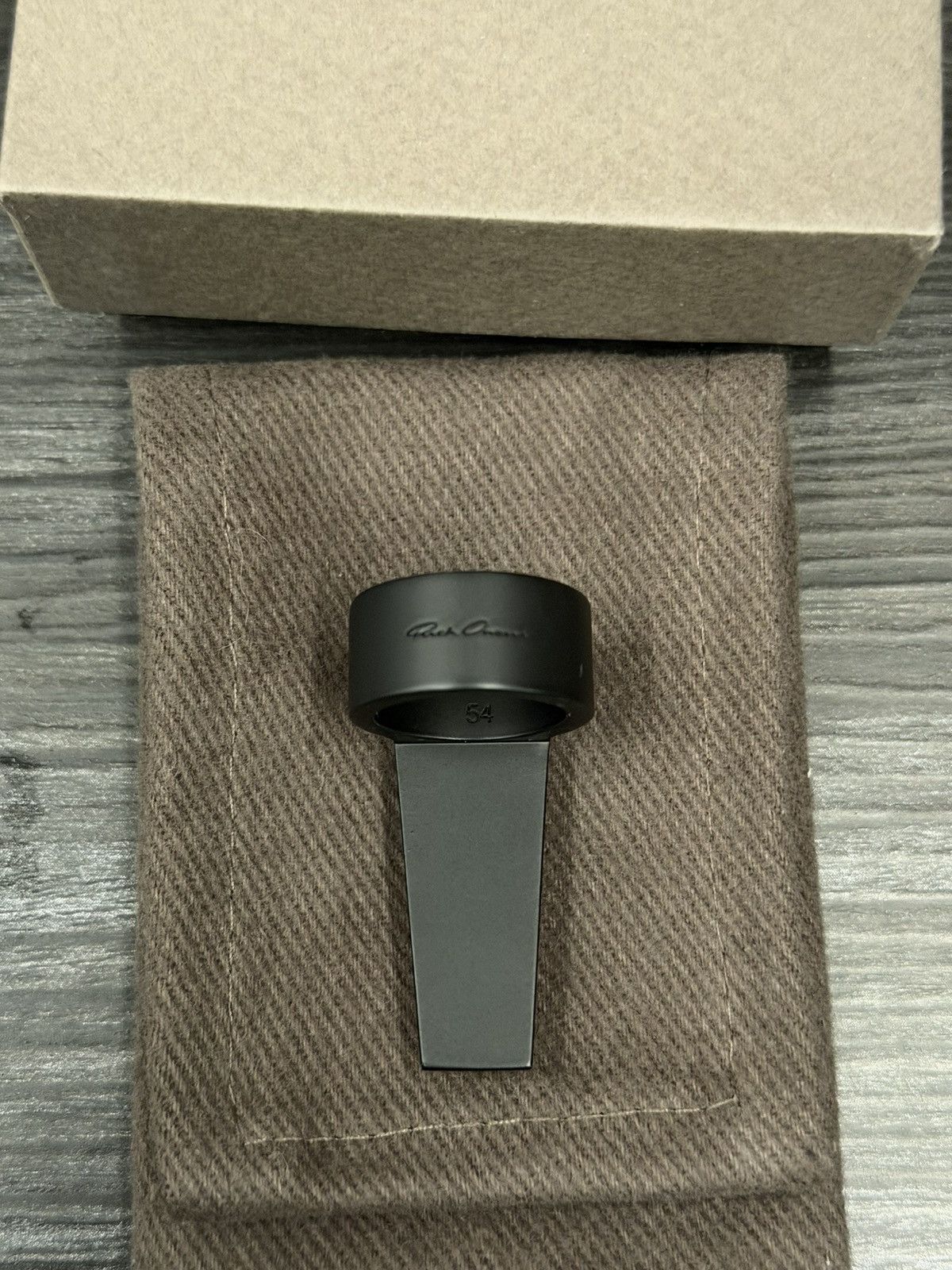 Rick Owens NEVER WORN/ RICK OWENS CRYSTAL TRUNK RING Size ONE SIZE - 4 Thumbnail