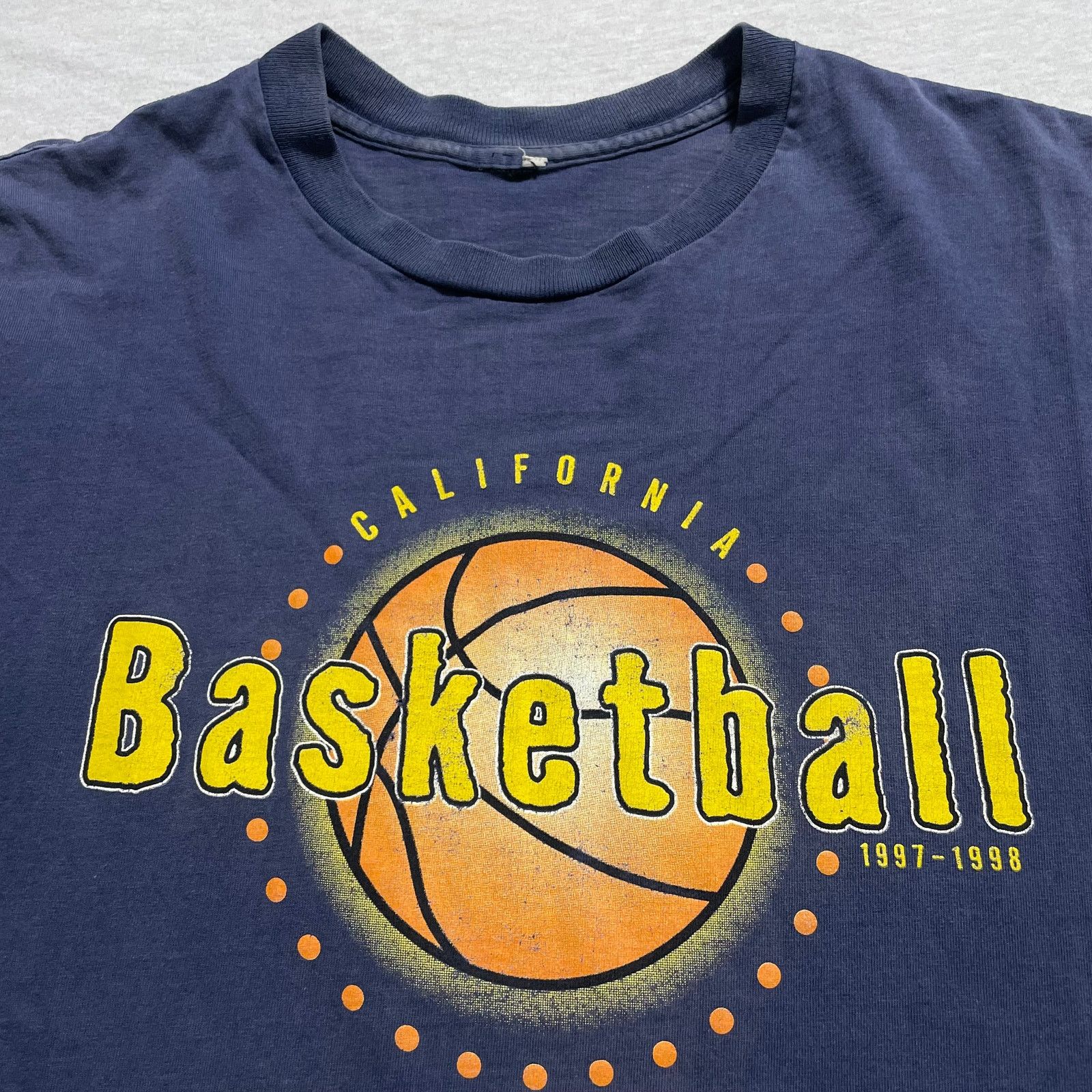 Vintage CAL Basketball Cutoff Tank Size (XL/2XL) Size US XL / EU 56 / 4 - 4 Thumbnail