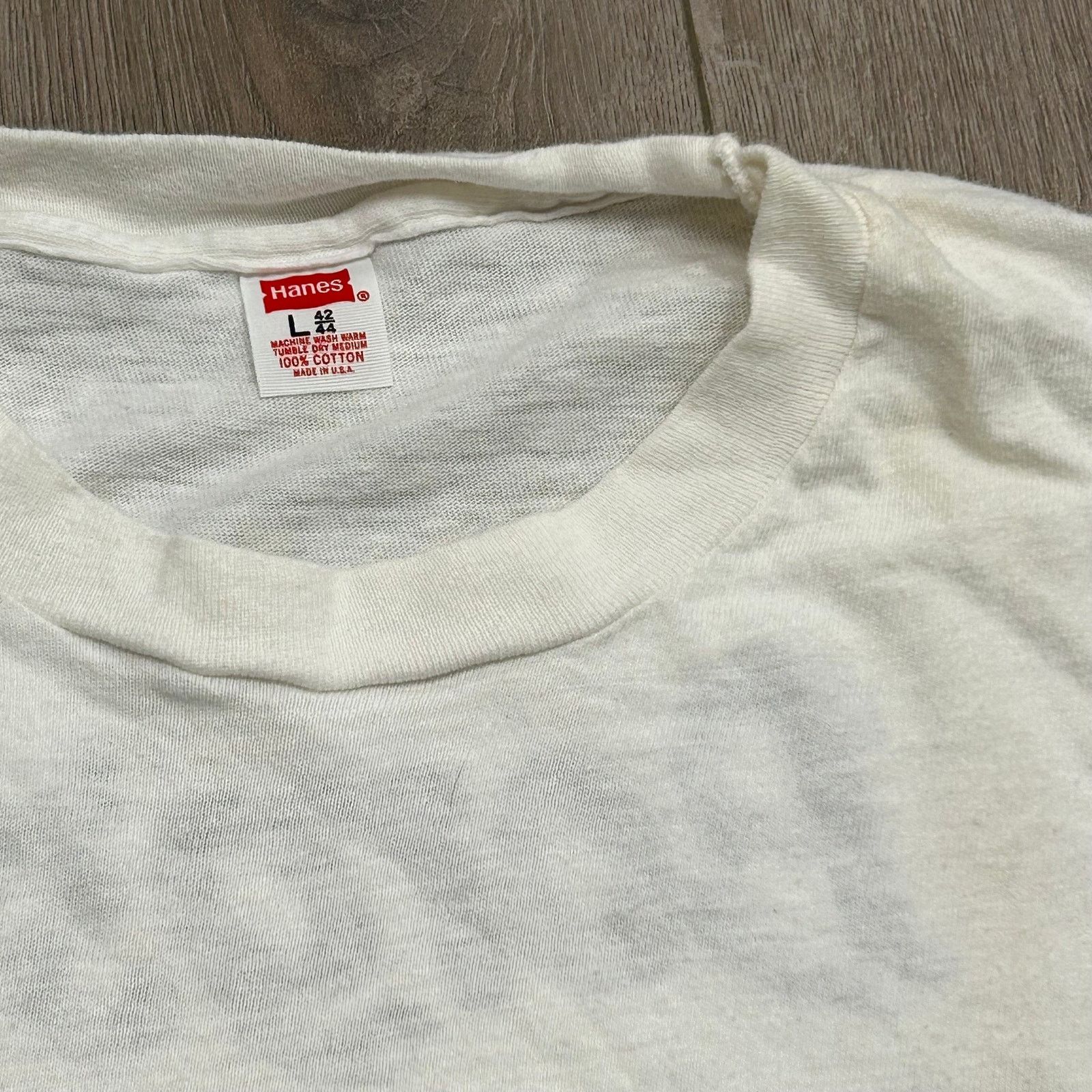 Vintage Vintage 90s J Borg Home Center white Tee T Shirt Size Small Size US S / EU 44-46 / 1 - 4 Thumbnail