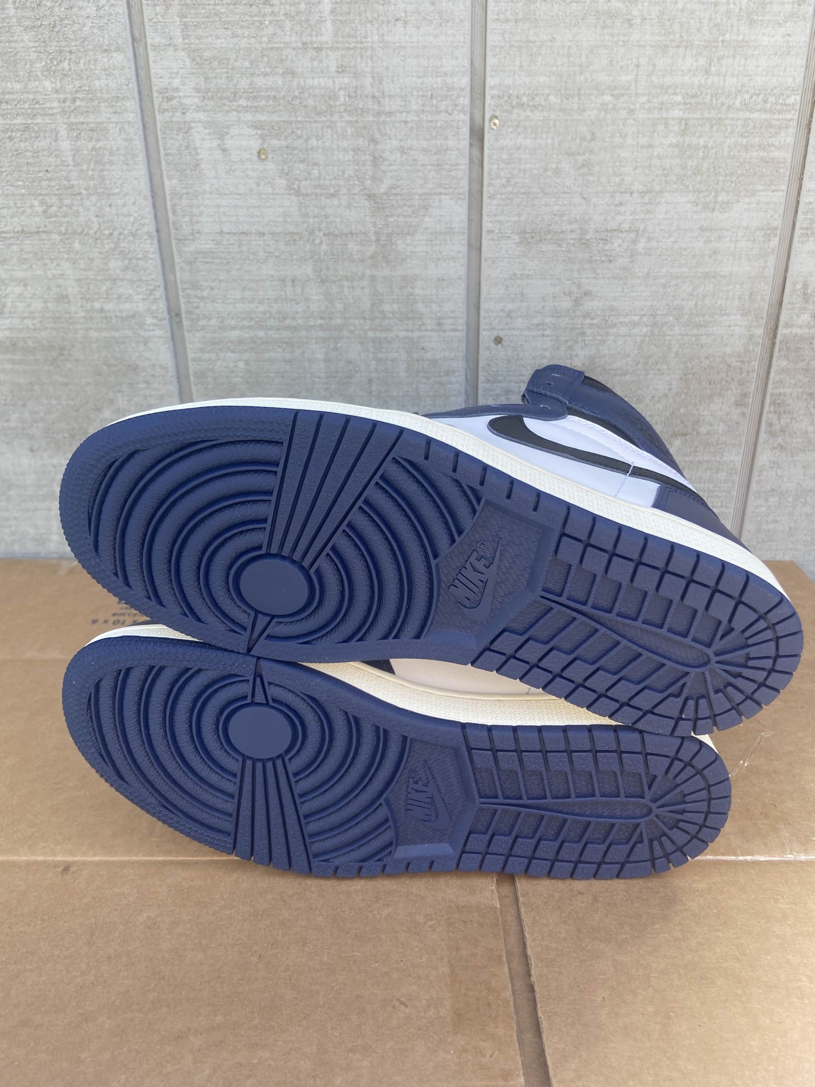 Nike Air Jordan 1 Retro OG High Midnight Navy Size 8 Size US 8 / EU 41 - 10 Thumbnail