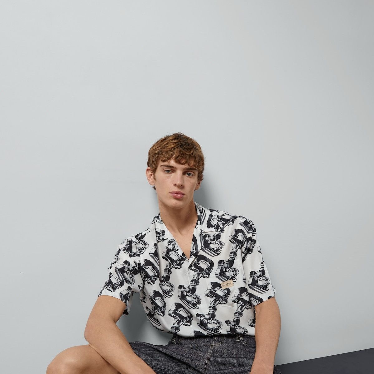 Gucci o1mt1gz0325 3D Glass Horsebit Print Silk Shirt Ivory/Black Size US L / EU 52-54 / 3 - 5 Thumbnail