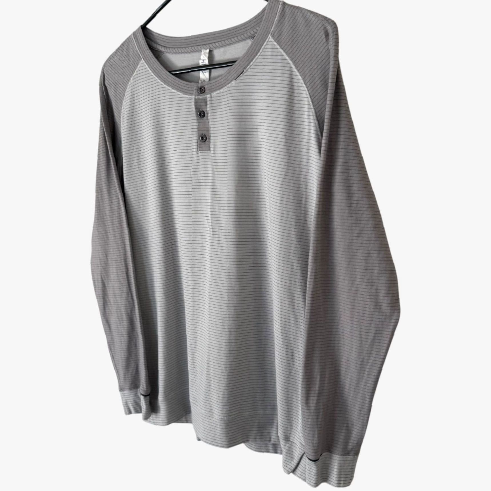 Lululemon Lululemon Runamuck Henley Pullover Gray Women Size 8 Athletic Long-Sleeve Top Size M / US 6-8 / IT 42-44 - 2 Thumbnail