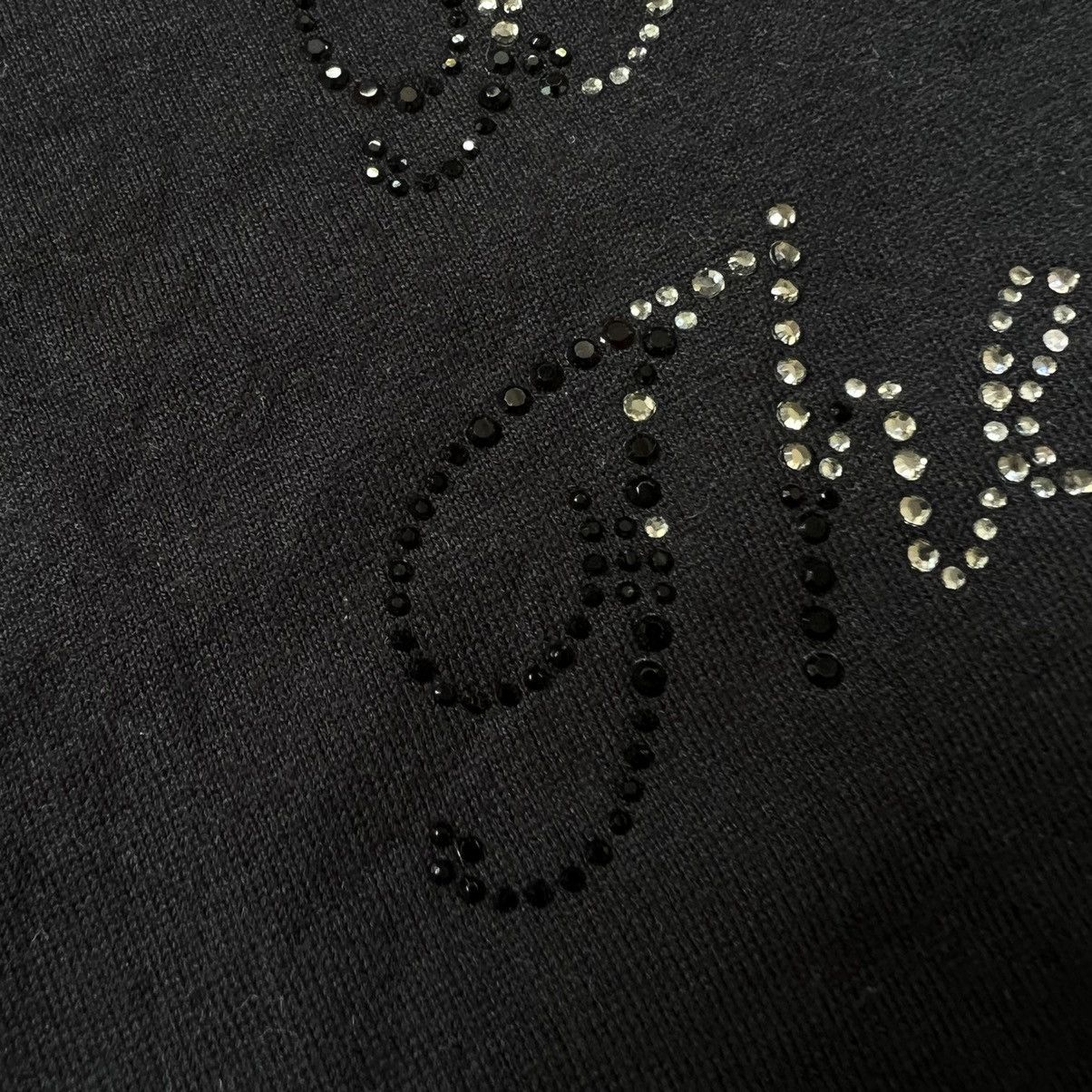 GOSTAR DE FUGA 2000s Gostar De Fuga Swarovski Vkei style V Neck Shirt Size M / US 6-8 / IT 42-44 - 4 Thumbnail