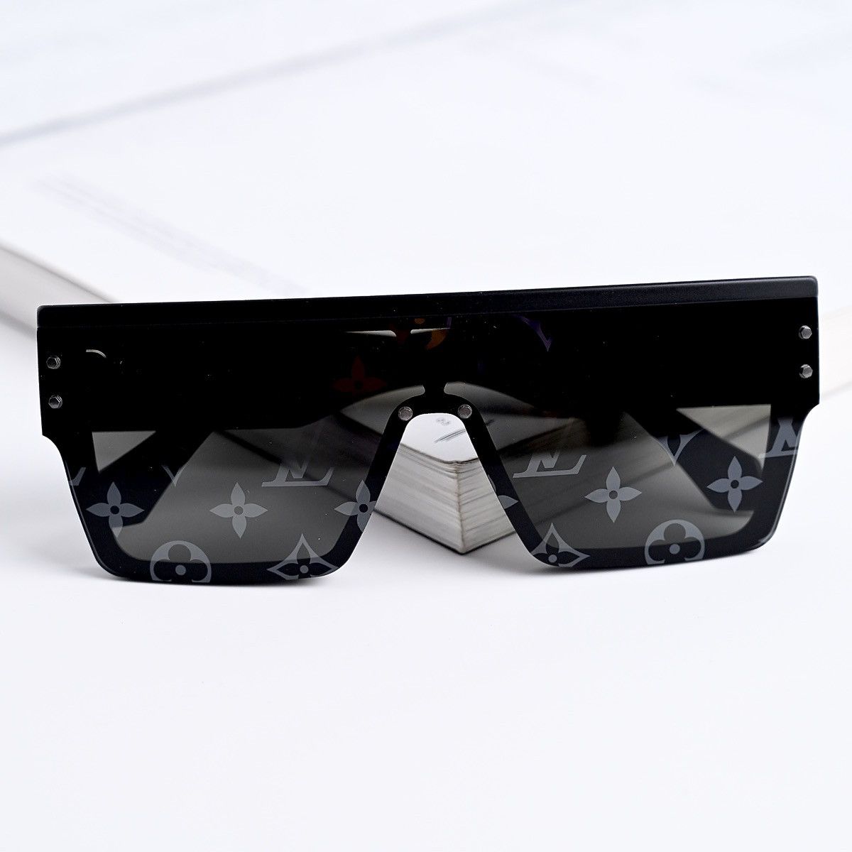 Louis Vuitton LUOIS VUITTON MONOGRAM BLACK SUNGLASSES Size ONE SIZE - 10 Thumbnail