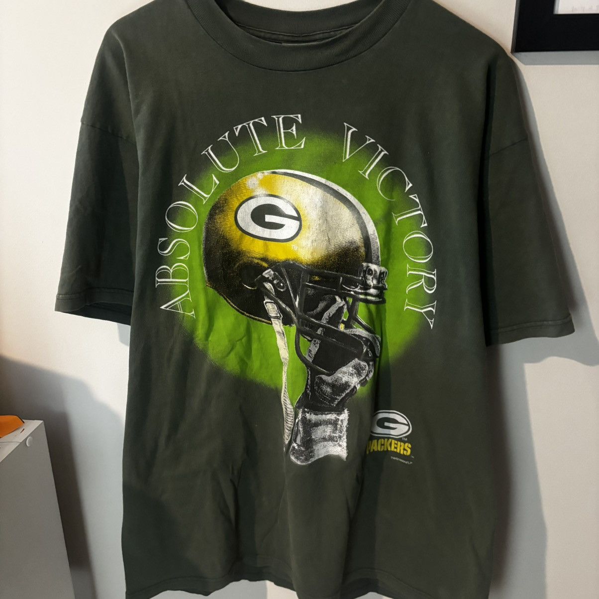 Vintage Vintage 1996 Super Faded Green Bay Packers T Shirt Size US XL / EU 56 / 4 - 1 Thumbnail