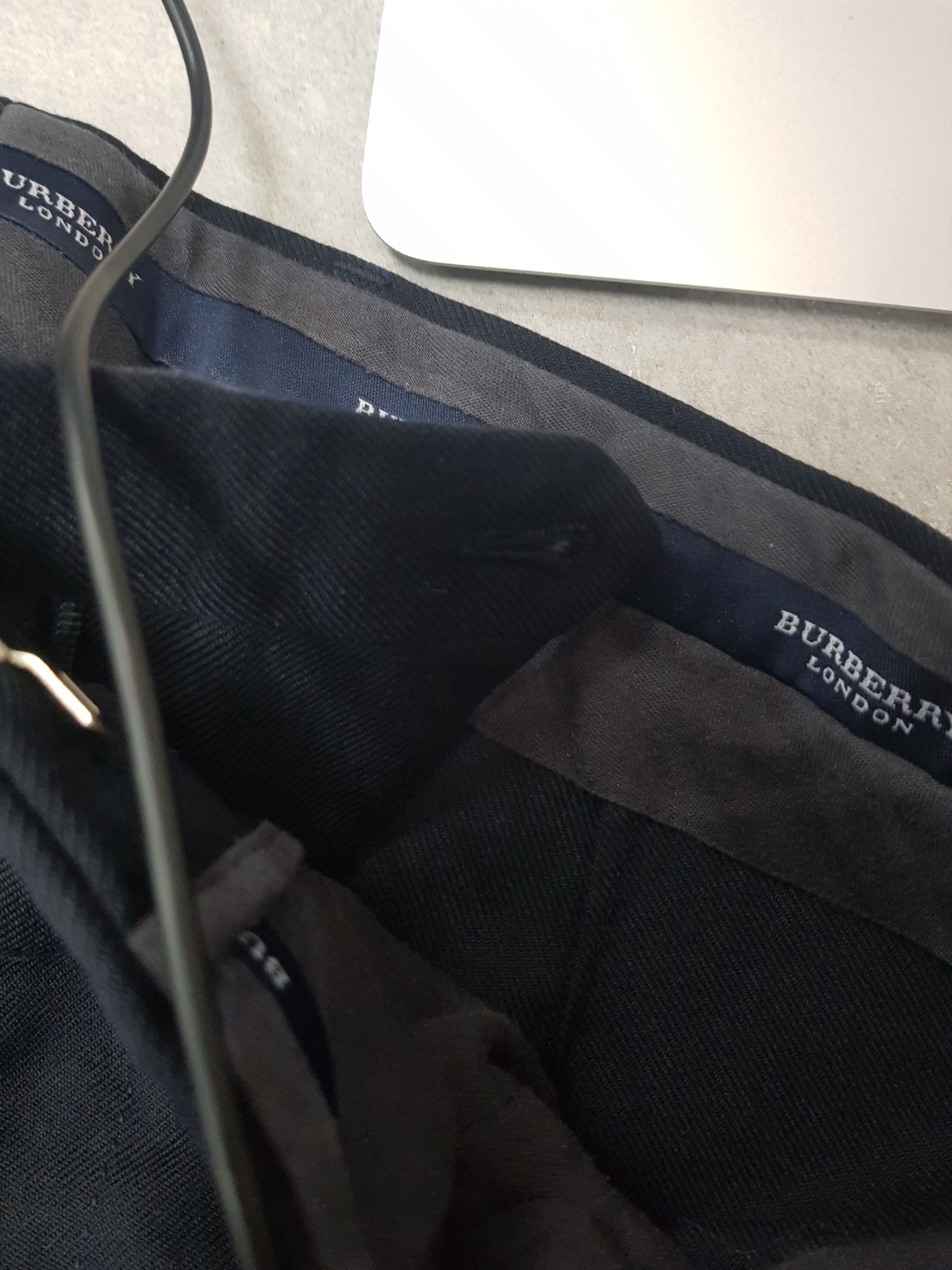Burberry × Designer × Vintage Vintage burberry navy Faded wide leg pleated chino Trousers Size US 33 - 7 Thumbnail