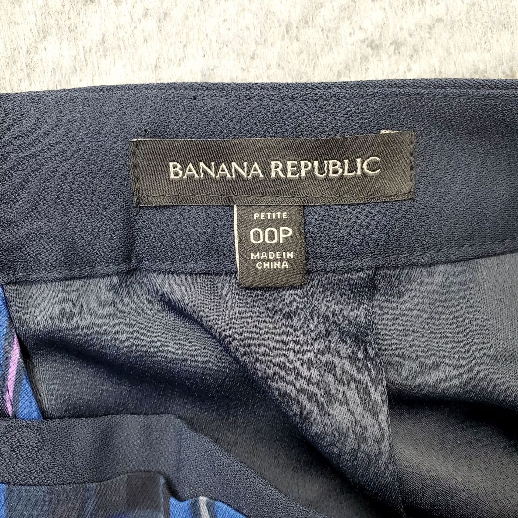 Banana Republic Banana Republic Skirt Womens Size 00P Multicolor Plaid Back Zip Straight & Pencil Short 21.5in 13.75in Pre-owned Mens? Size 24" / US 00 / IT 34 - 5 Thumbnail