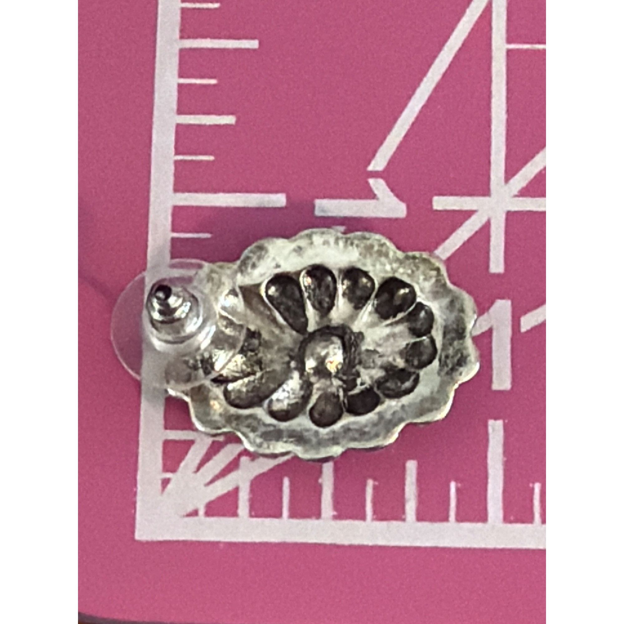 Other Vtg Silver Tone Concho Floral Stud Earrings Rhinestone Cente Size ONE SIZE - 3 Thumbnail