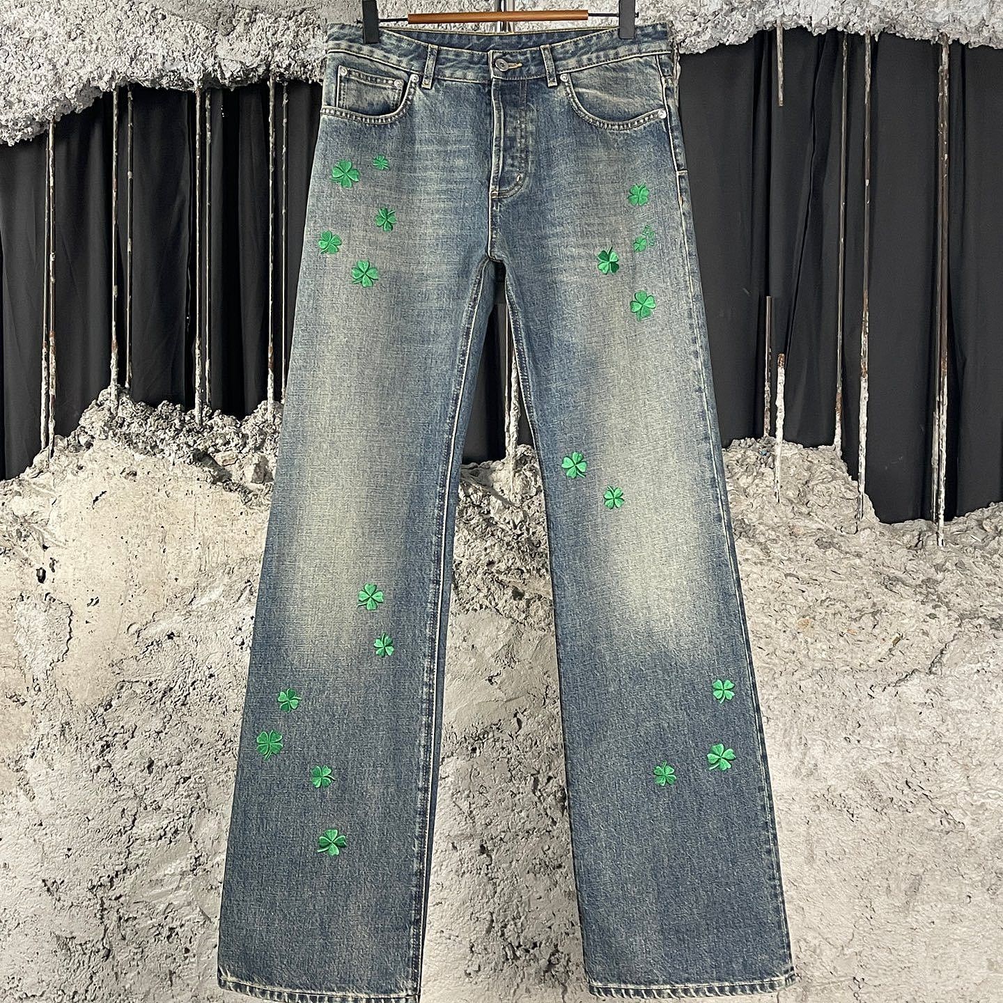 Dior Dior Clover Embroidery Jeans Size 40 Size 28" / US 6 / IT 42 - 1 Thumbnail