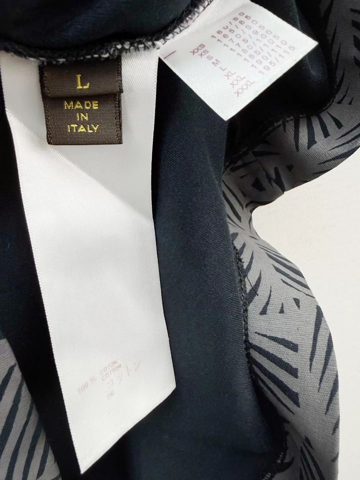 Louis Vuitton Louis Vuitton Color Blocked Short Tee L worn 2x Size US L / EU 52-54 / 3 - 5 Thumbnail