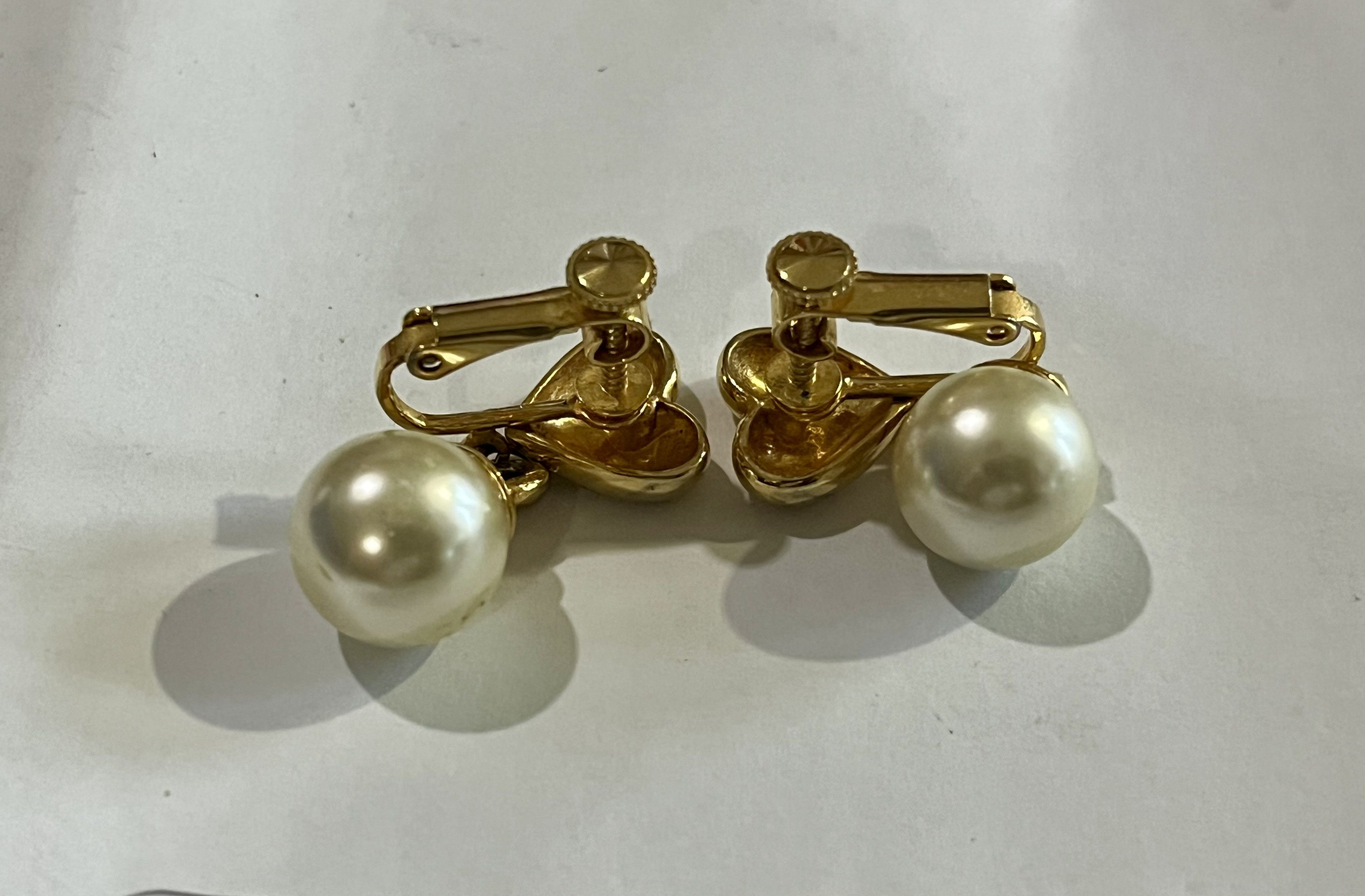Moschino Vintage 90s Gold Plated Love Heart Moschino Pearl Earrings Size ONE SIZE - 2 Thumbnail