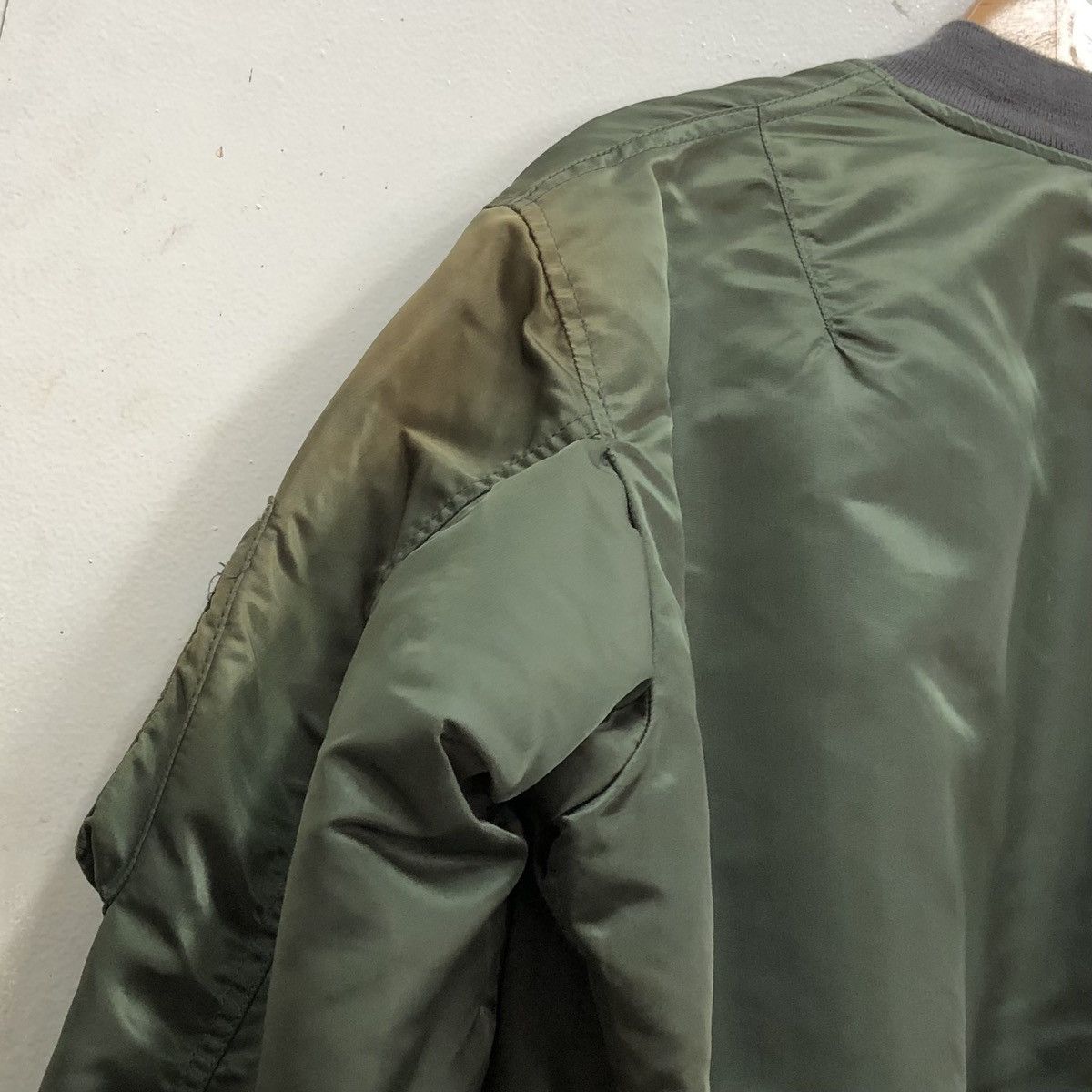 Avirex Vintage AVIREX USA 🇺🇸Sun Faded Intermediate Ma1 Bomber Jacket Size US L / EU 52-54 / 3 - 9 Thumbnail