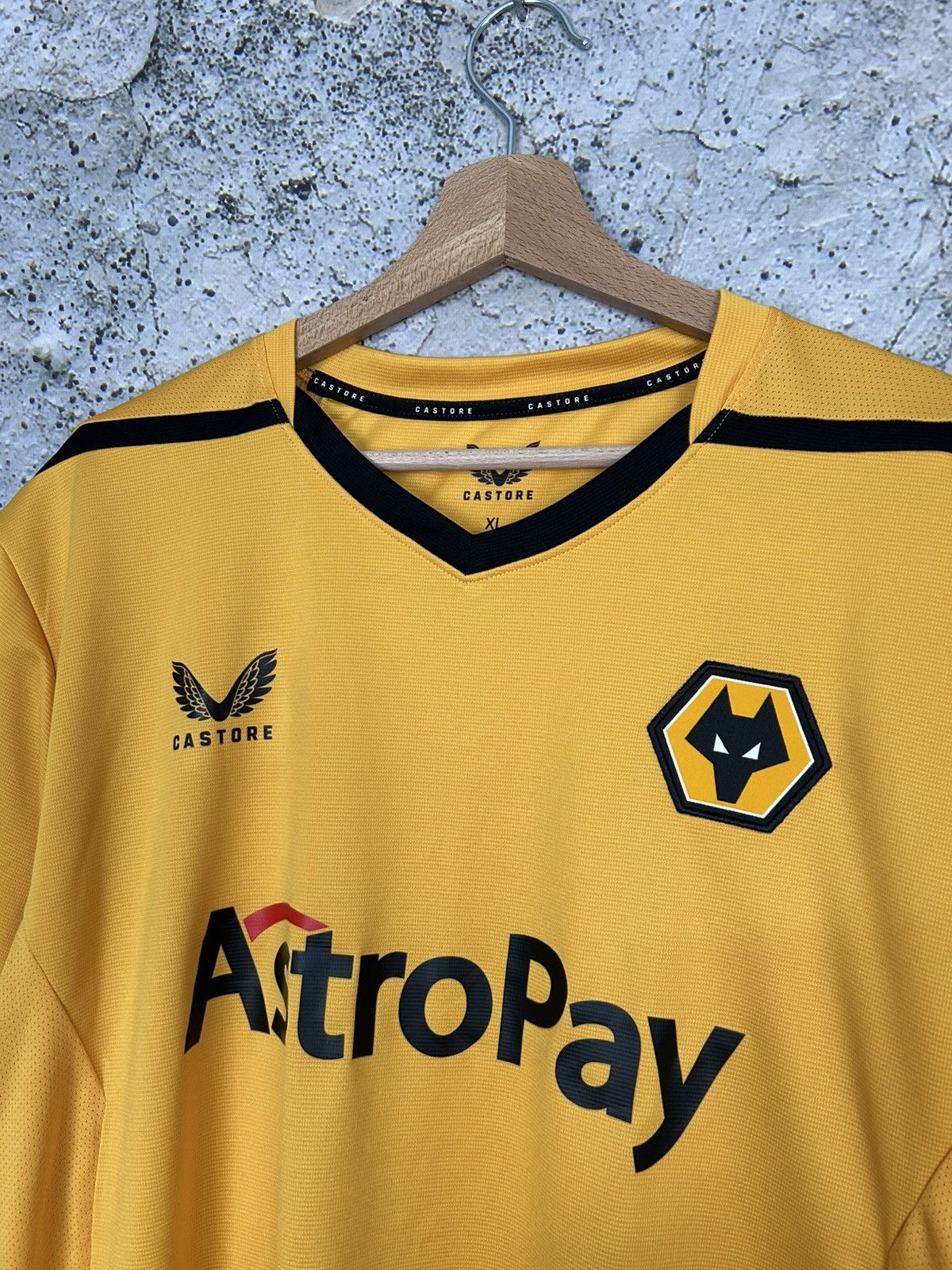 Castore Wolves Castore Football Soccer Jersey Sport Size US XL / EU 56 / 4 - 3 Thumbnail