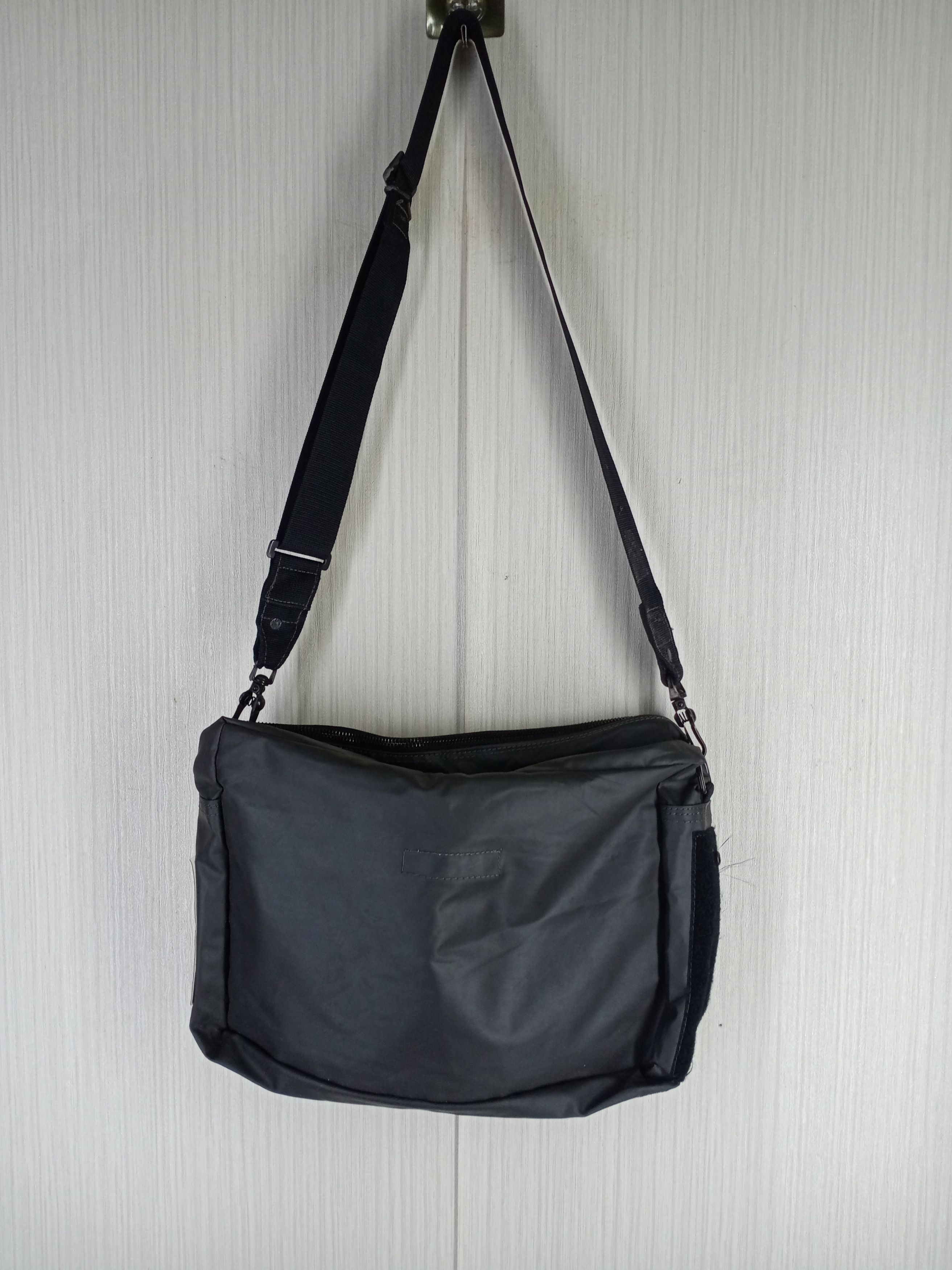 Japanese Brand Rare Vintage Rescue Luggage Label Sling Bag Size ONE SIZE - 2 Thumbnail