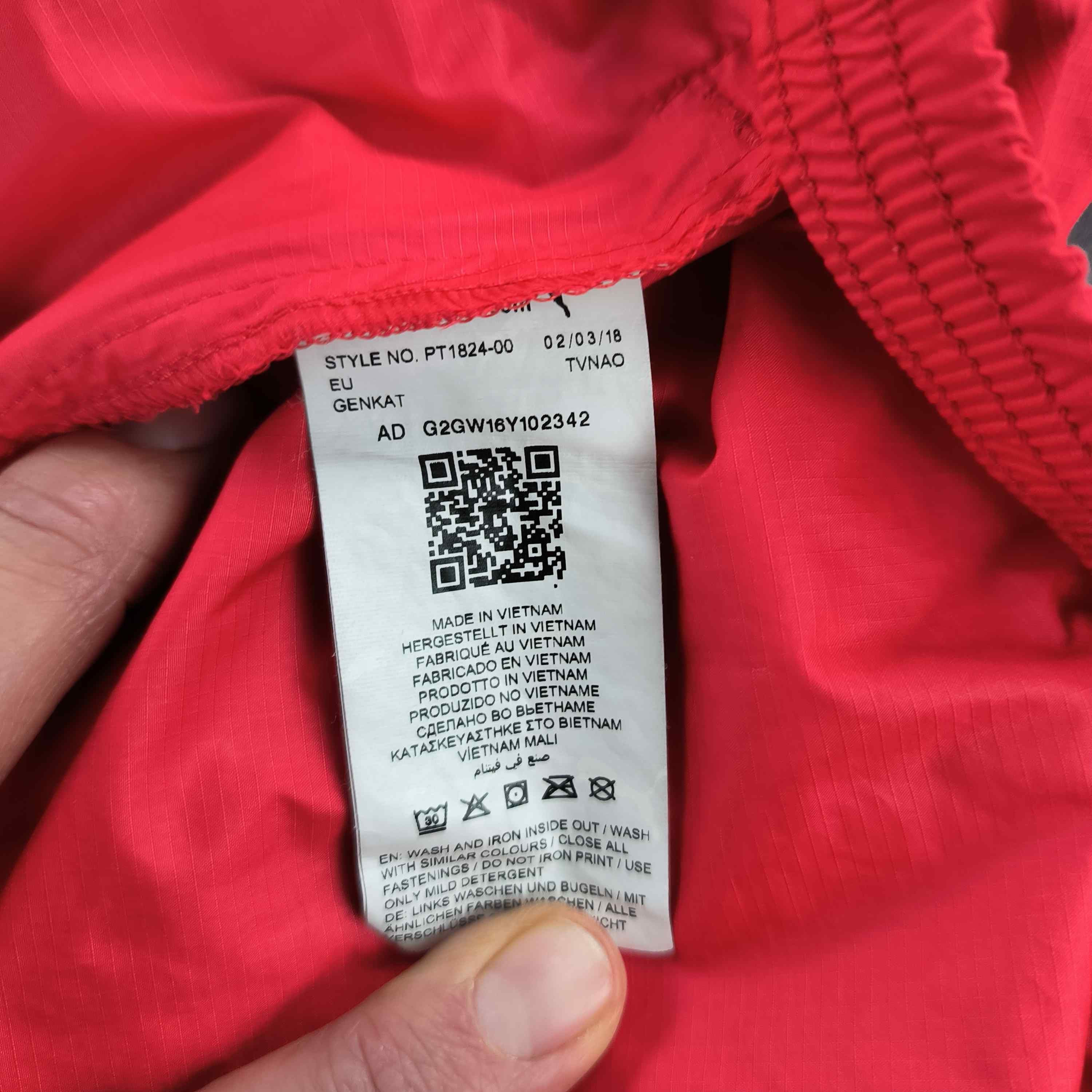Puma Rotherham United 2018-19 Puma football track jacket size M Size US M / EU 48-50 / 2 - 5 Thumbnail