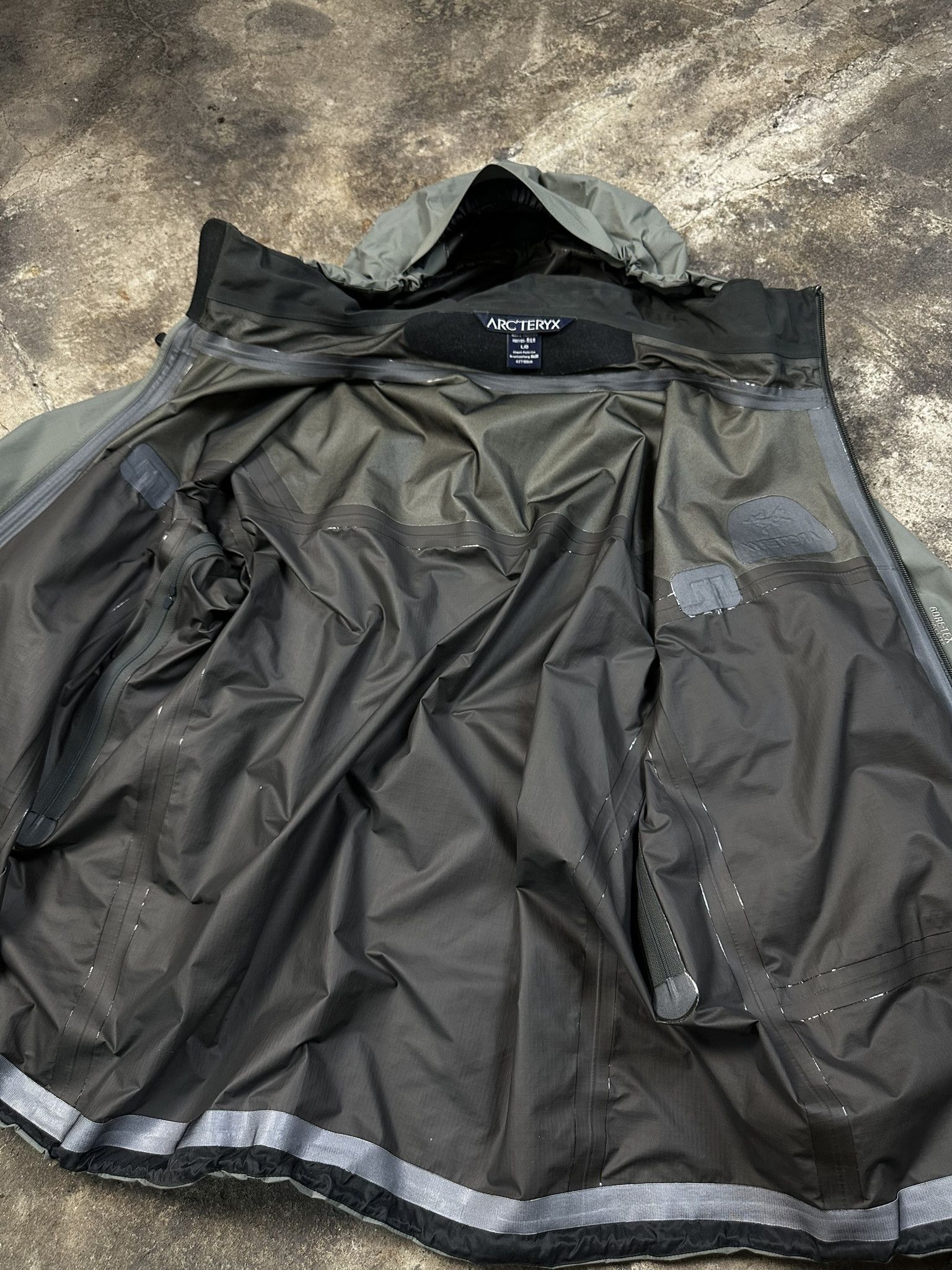 Arc'teryx Rare 00s Arc'teryx Green Gore-tex Shell Jacket Vintage Size US L / EU 52-54 / 3 - 7 Thumbnail