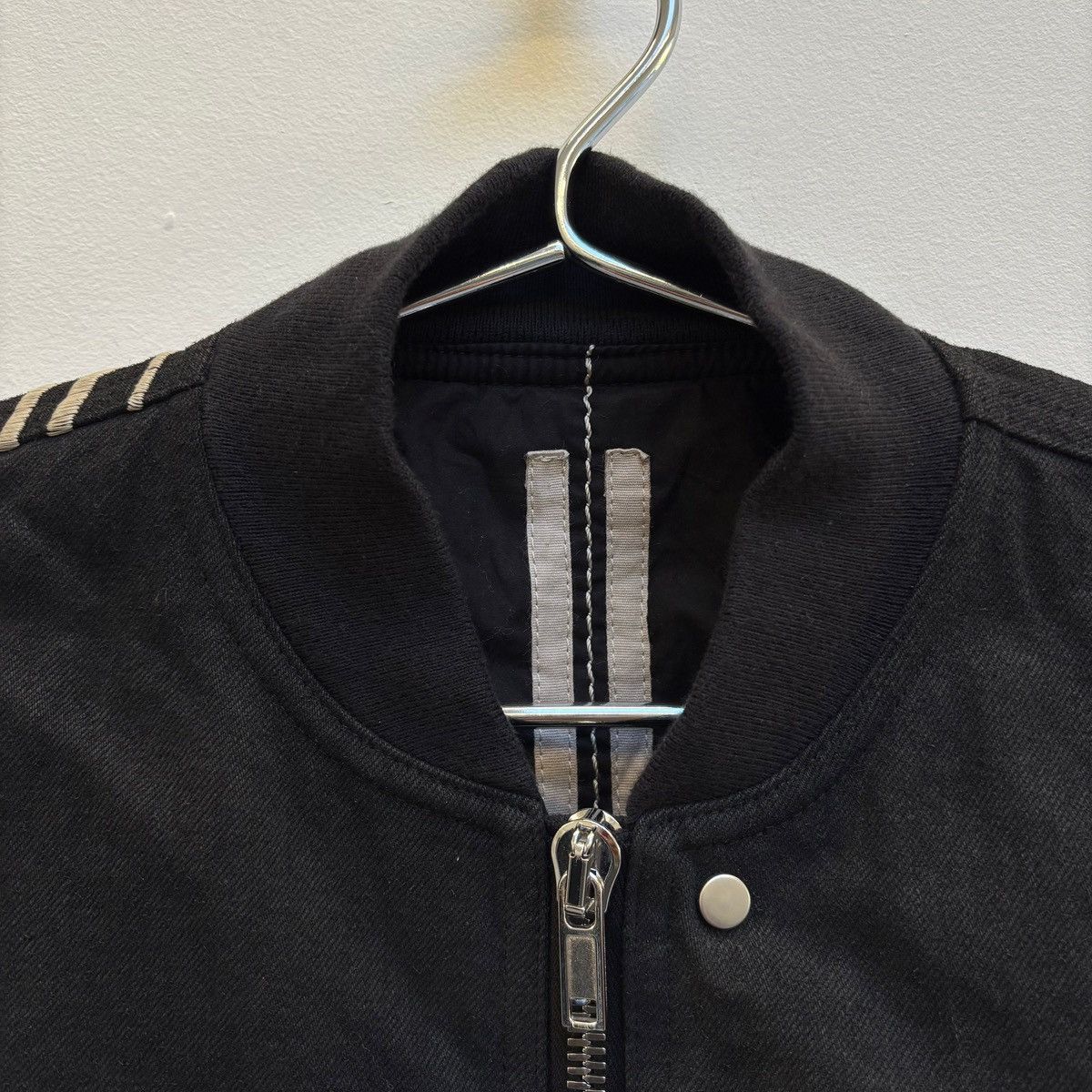 Rick Owens FW17 Rick Owens DRKSHDW Waxed Denim Cropped Bomber Jacket Size L / US 10 / IT 46 - 3 Thumbnail
