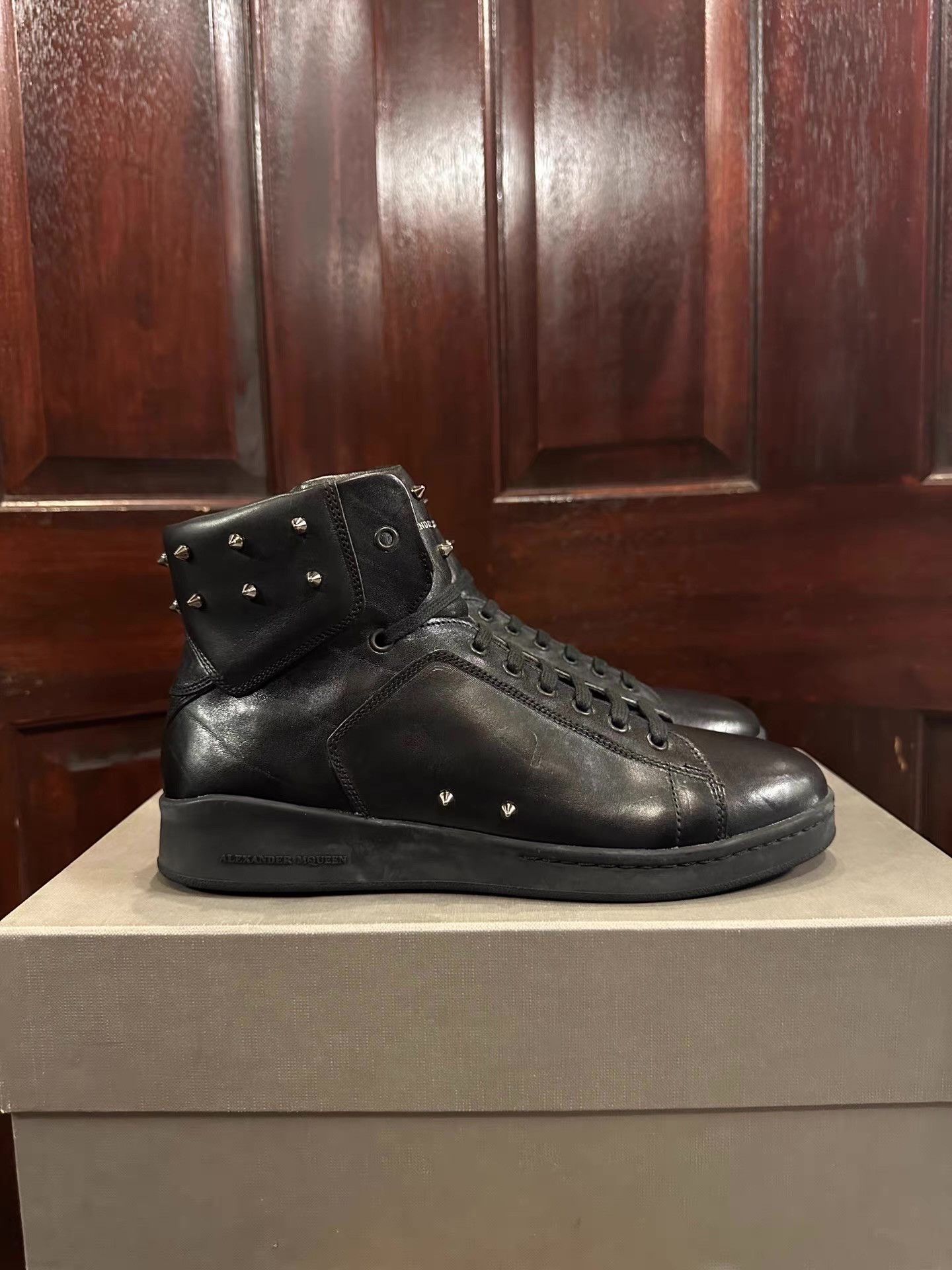 Alexander McQueen Alexander McQueen 15SS black studded mid-top Ｑ25 Size US 7.5 / EU 40-41 - 2 Thumbnail