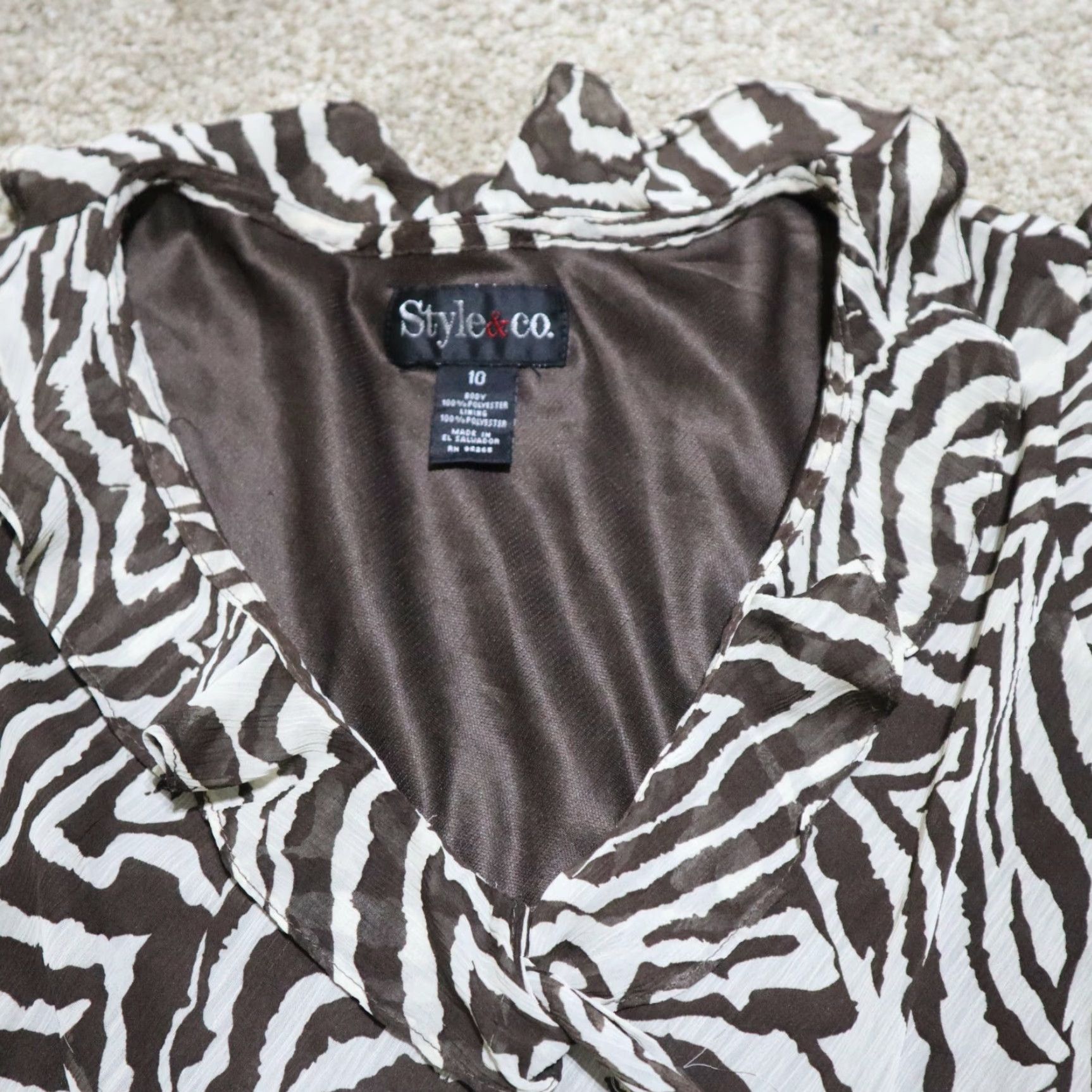 Style & Co VINTAGE Style & co Shirt Womens 3/4 Sleeve Zebra Pattern Brown Tank V-Neck Size 10 Size L / US 10 / IT 46 - 5 Thumbnail