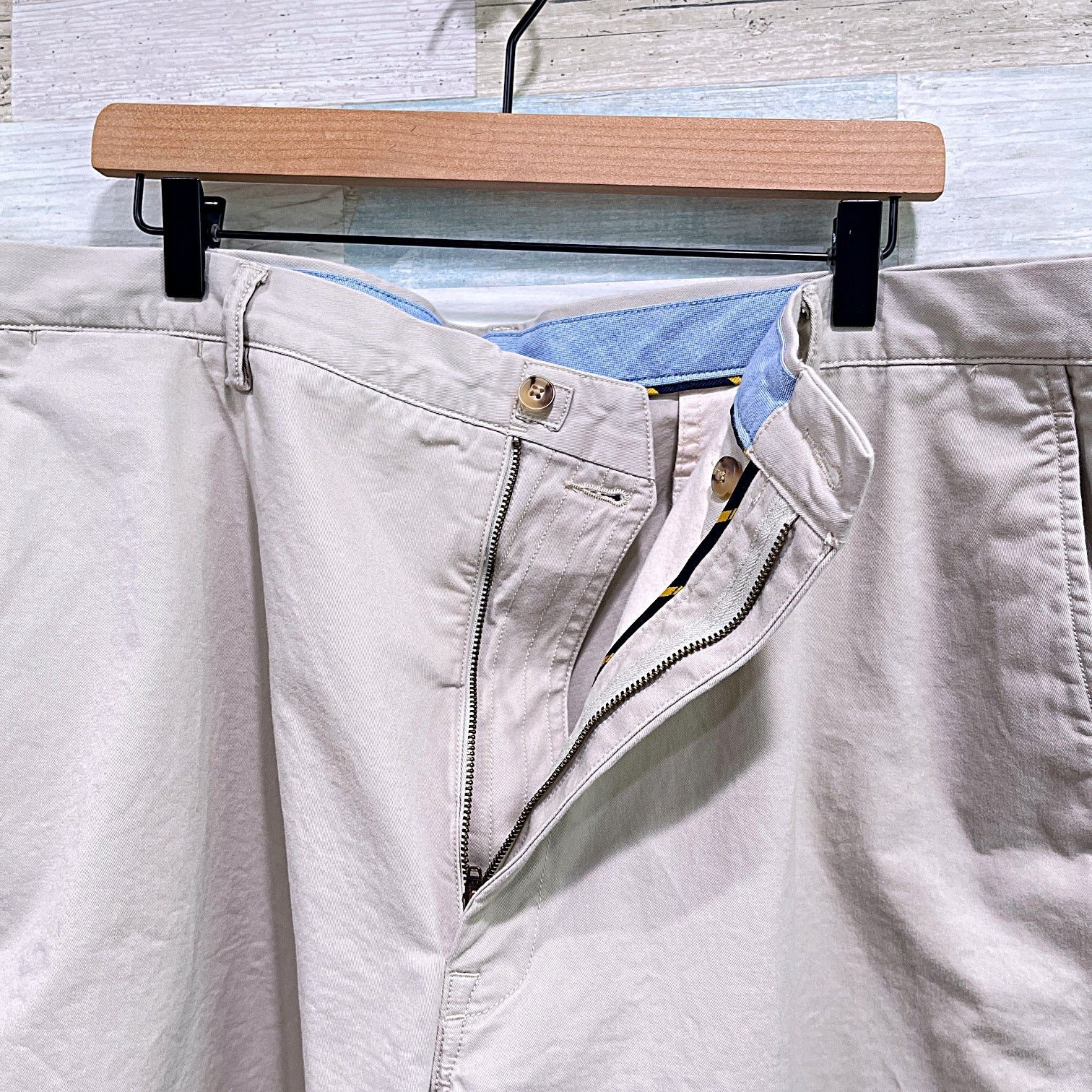 Polo Ralph Lauren POLO Ralph Lauren Stretch Classic Fit Chino Shorts Beige 44T Size US 44 / EU 60 - 2 Thumbnail