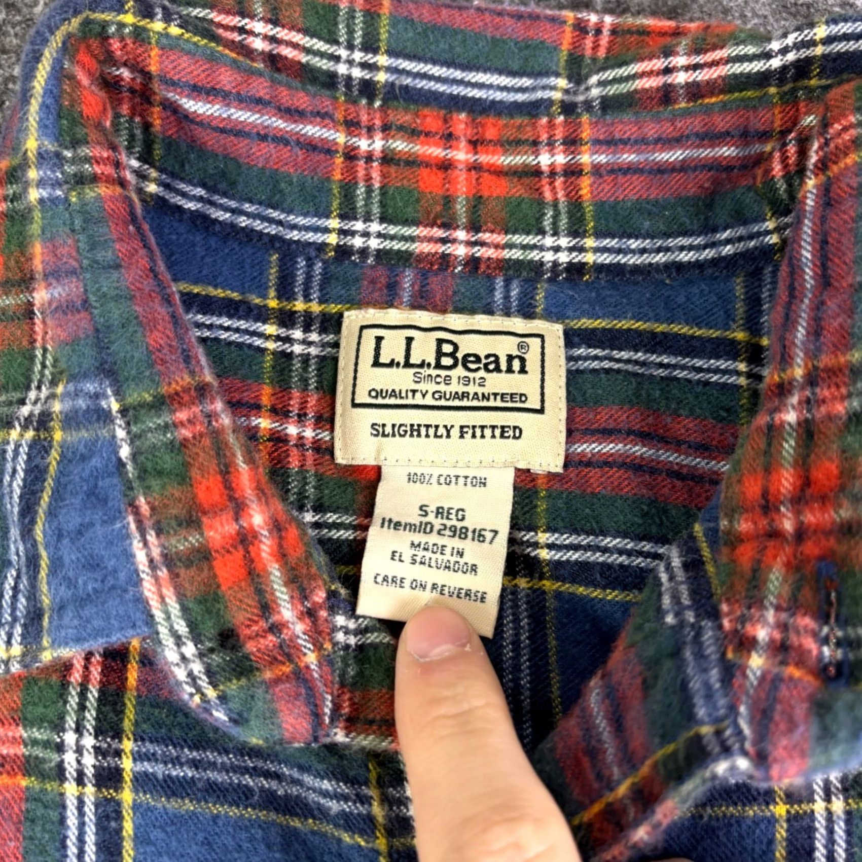 Vintage LL Bean Flannel Shirt Long Sleeve Plaid Blue Red Green Cotton Slightly Fitted Casual Workwear Mens Small Button-Up Size US S / EU 44-46 / 1 - 5 Thumbnail