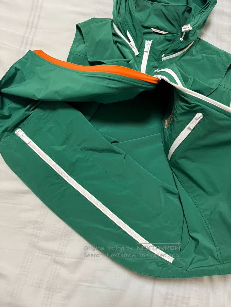 Hermes Hermes Vest, capsule vest. Hood can be stowed away. Size US M / EU 48-50 / 2 - 9 Thumbnail