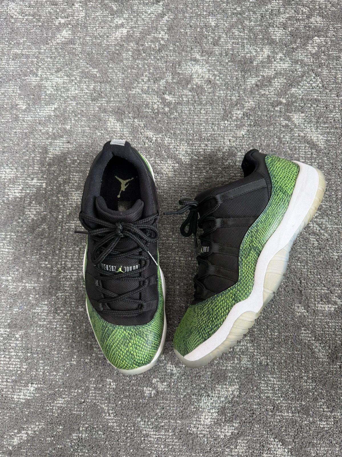 Nike Jordan 11 Low Green Snakeskin Size US 11 / EU 44 - 2 Thumbnail