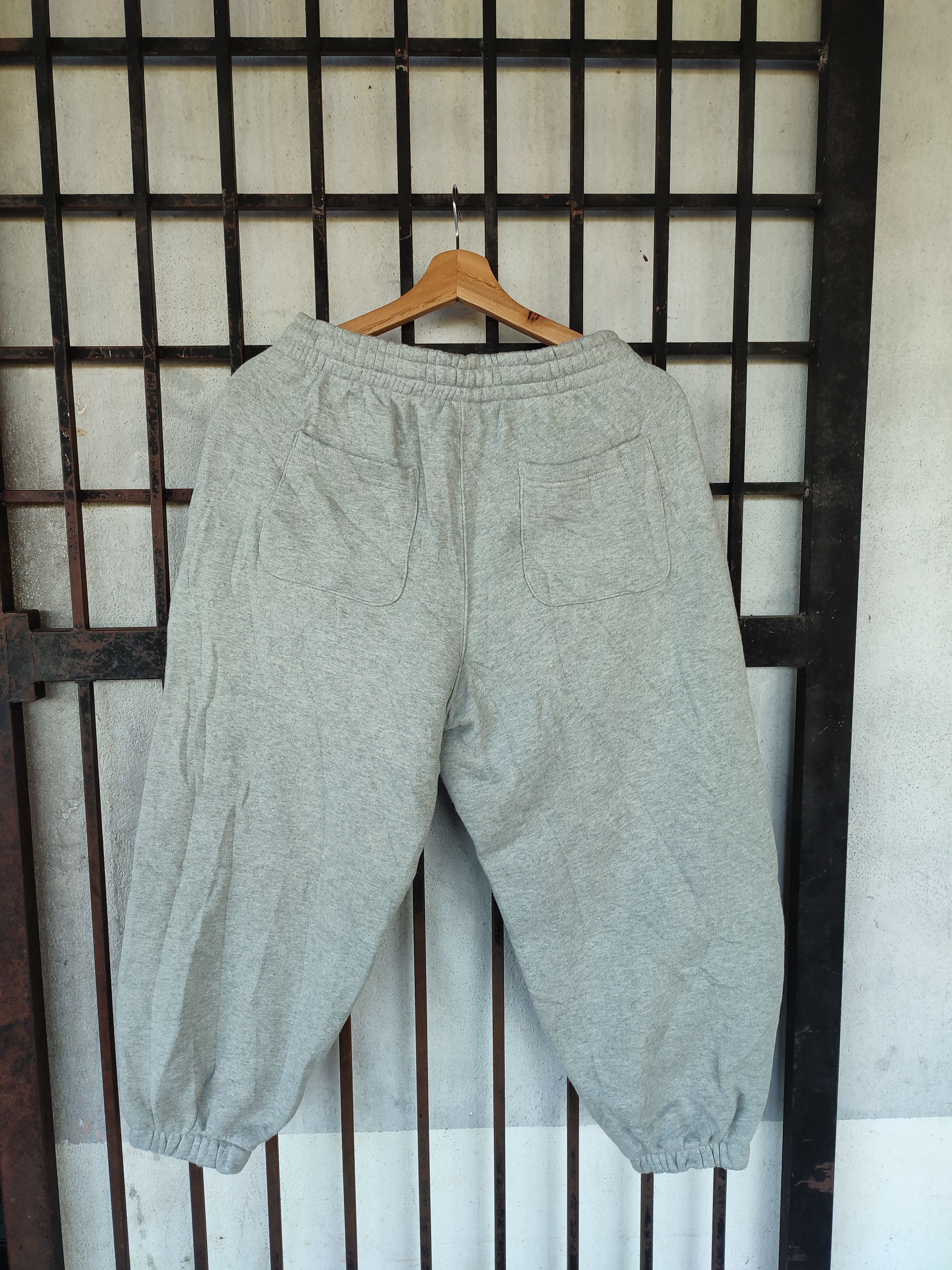 Champion VINTAGE CHAMPION SPELL OUT JOGGERS PANTS Size US 33 - 2 Thumbnail