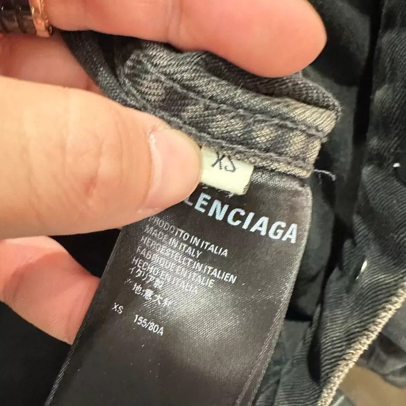 Balenciaga Balenciaga Luminous double B-painted graffiti denim jacket Size US XS / EU 42 / 0 - 5 Thumbnail