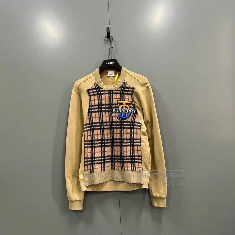 Burberry Burberry Khaki Cotton Knit Long Sleeve Sweater. Size XS / US 0-2 / IT 36-38 - 1 Thumbnail
