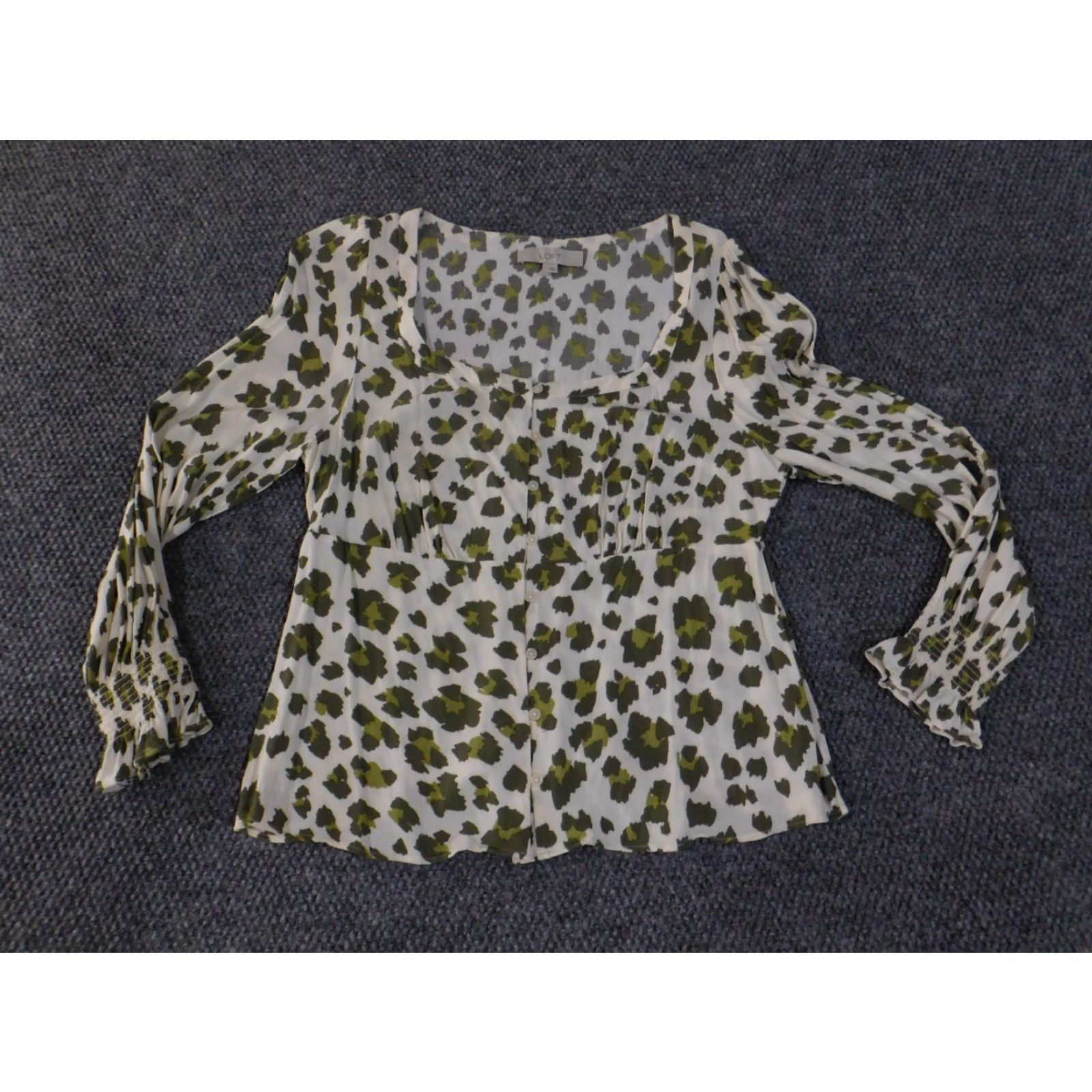 Ann Taylor LOFT Blouse Womens L Long Sleeve Multicolor Leopard Solid Rayon Button Casual Lightweight Breathable Regular Size L / US 10 / IT 46 - 3 Thumbnail