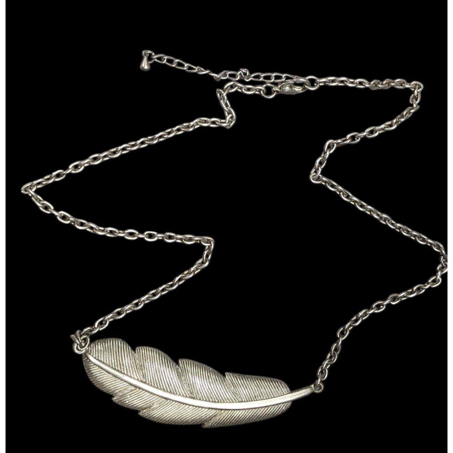 Other Nature Inspired Silver Tone Feather Necklace Size ONE SIZE - 1 Thumbnail