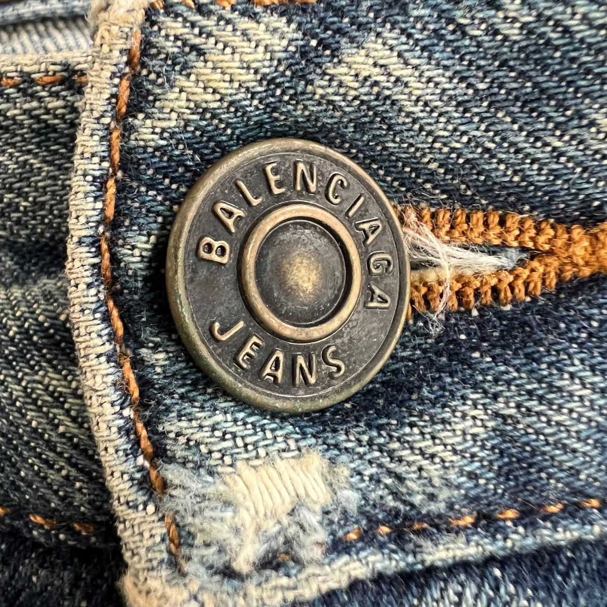 Balenciaga BALENCIAGA 2023SS Damaged Hem Loose Fit Denim Jeans S Size US 32 / EU 48 - 3 Thumbnail