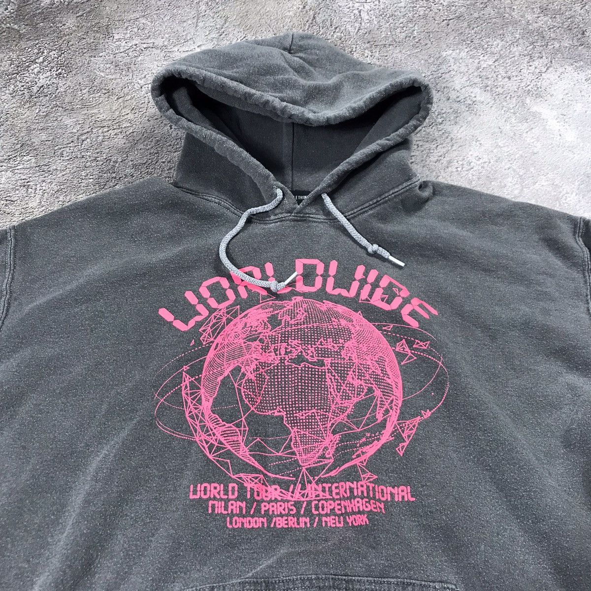 Vintage Vintage Y2K Worldwide Graphic Hoodie Streetwear Pink Faded M Size US M / EU 48-50 / 2 - 2 Thumbnail