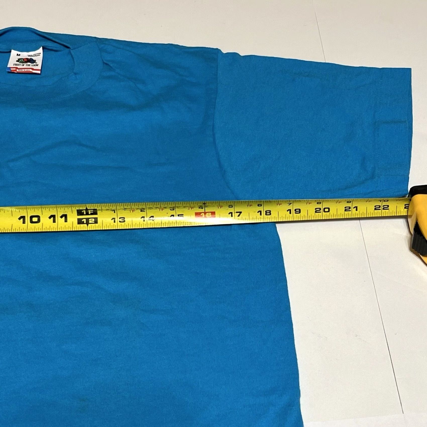 Fruit Of The Loom VINTAGE Fruit of the Loom T-Shirt Blue Short Sleeve Crew Neck Made In USA Size M/S Men Small Spots Size US M / EU 48-50 / 2 - 5 Thumbnail