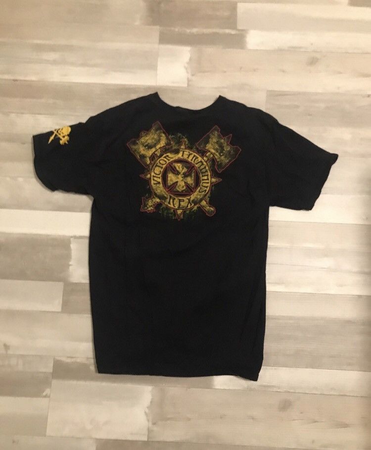 Band Tees × WWE WWE T-Shirt TRIPLE H King of Kings Skull Crown Size US L / EU 52-54 / 3 - 5 Thumbnail