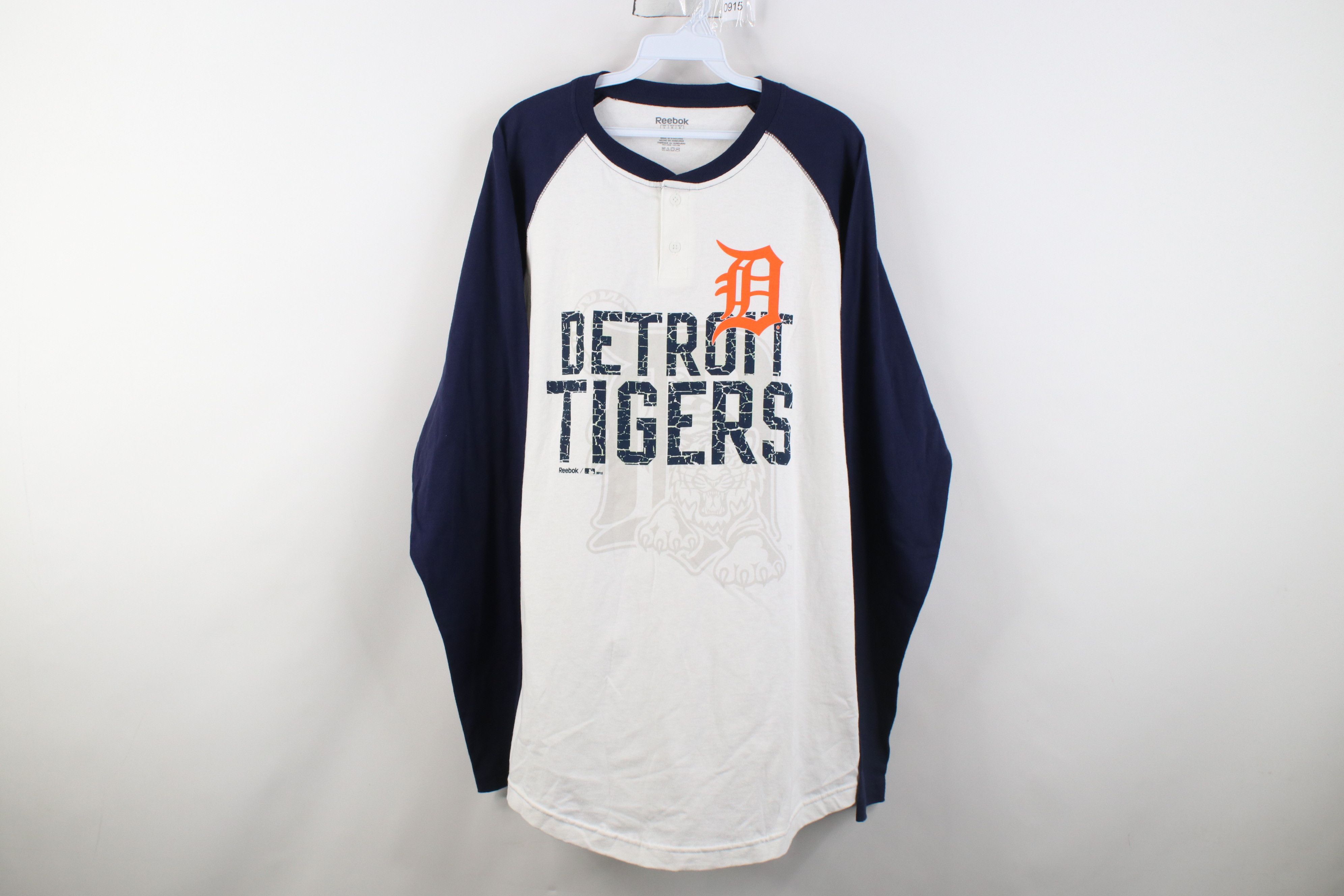 Reebok Vintage Y2K Reebok Baseball Raglan Henley T-Shirt White Size US L / EU 52-54 / 3 - 1 Thumbnail