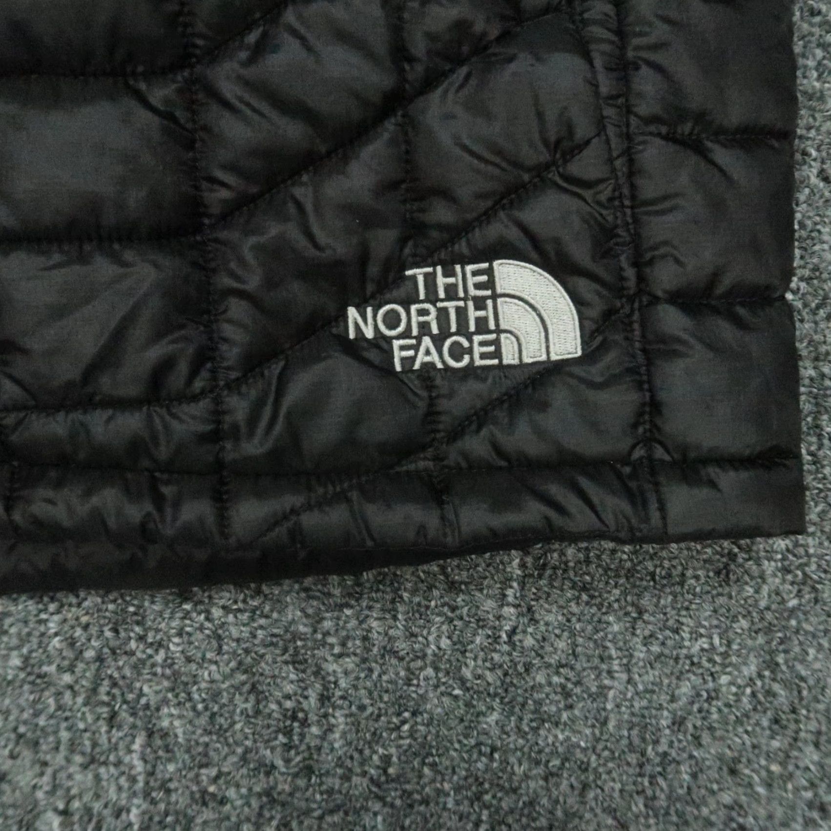The North Face The North Face Vest Mens XL Black Thermoball Full Zip Pockets Puffer XL Size US XL / EU 56 / 4 - 4 Thumbnail