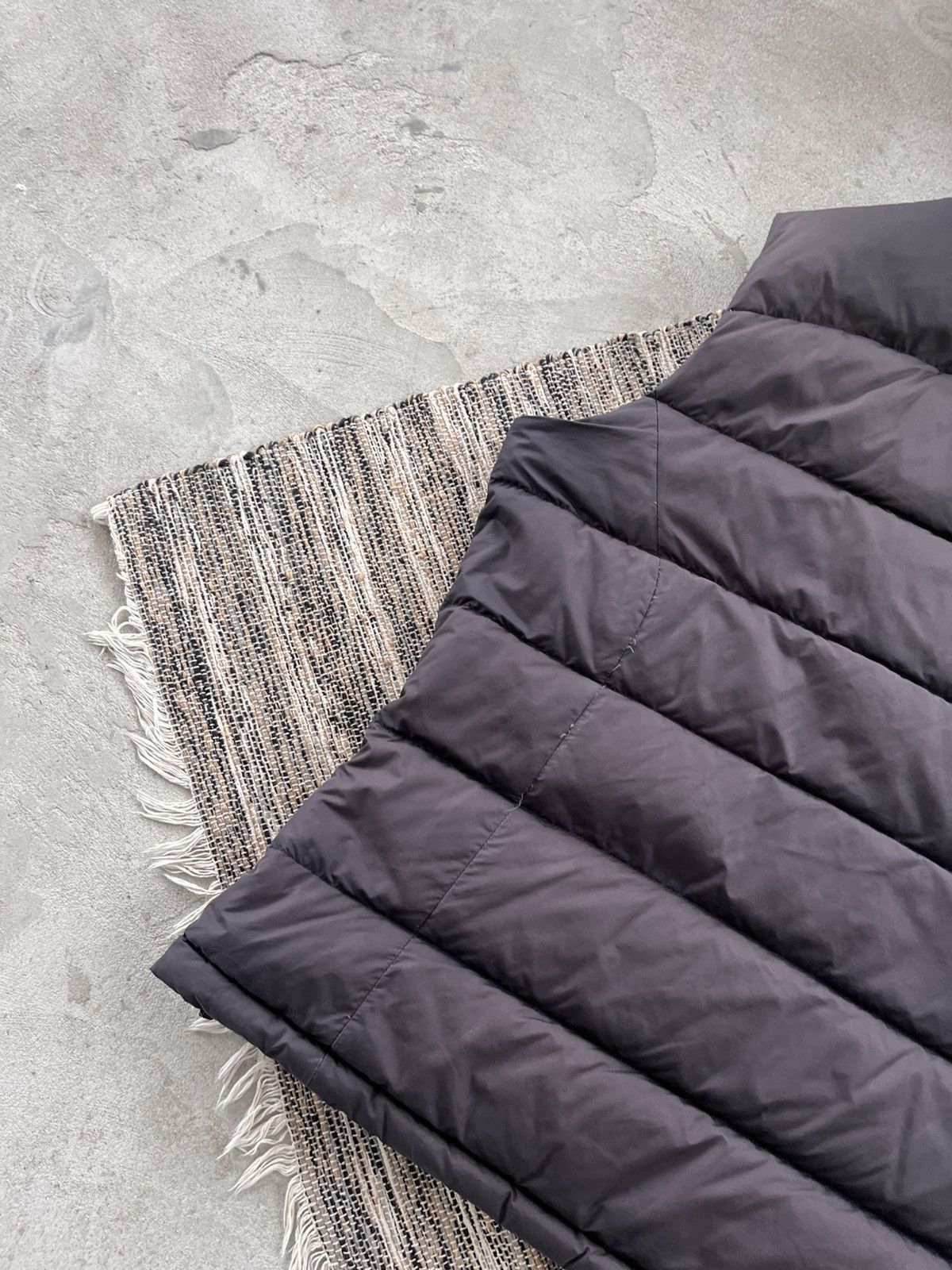 The North Face Vintage The North Face 700 Black Outdoor Puffer Vest Y2K Size XL / US 12-14 / IT 48-50 - 7 Thumbnail