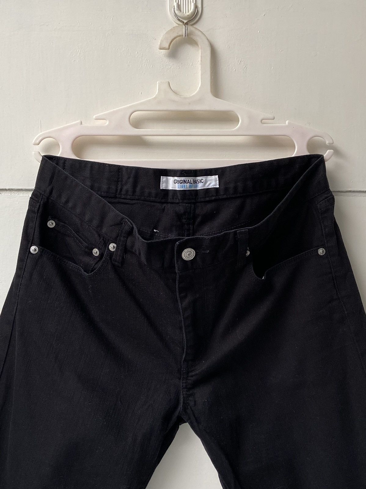 Uniqlo UNIQLO Original Basic Light Weight Black Pants Size US 31 - 12 Thumbnail