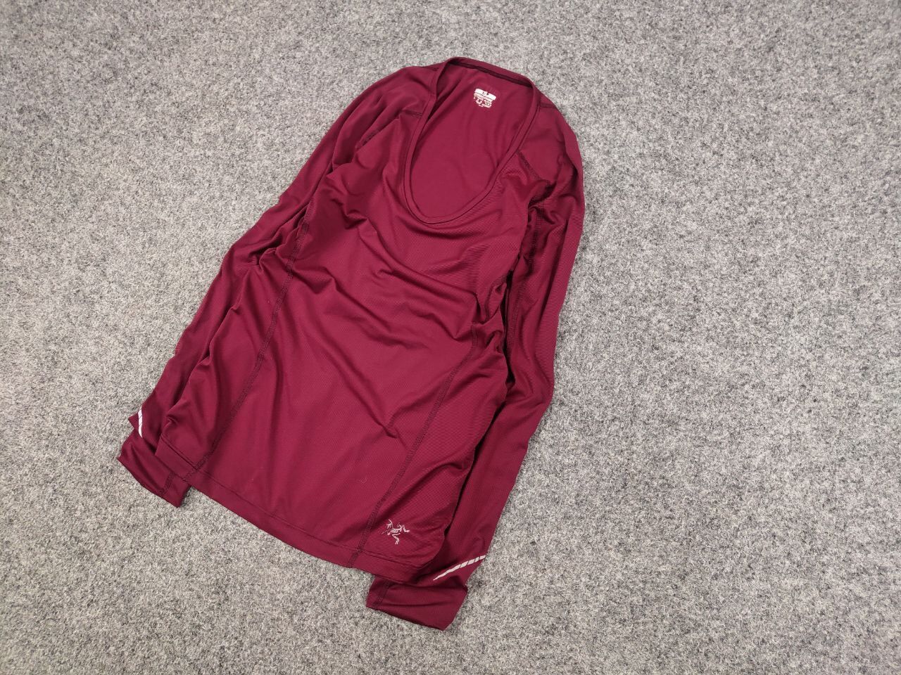 Arc'teryx Vintage Arc'teryx Top LS Women's long sleeve Burgundy Shirts Size S / US 4 / IT 40 - 3 Thumbnail