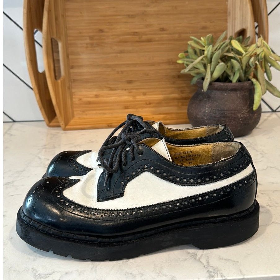 Other Vintage 90s black white rockabilly wing tipped brogue oxford Size US 9 / EU 42 - 1 Thumbnail
