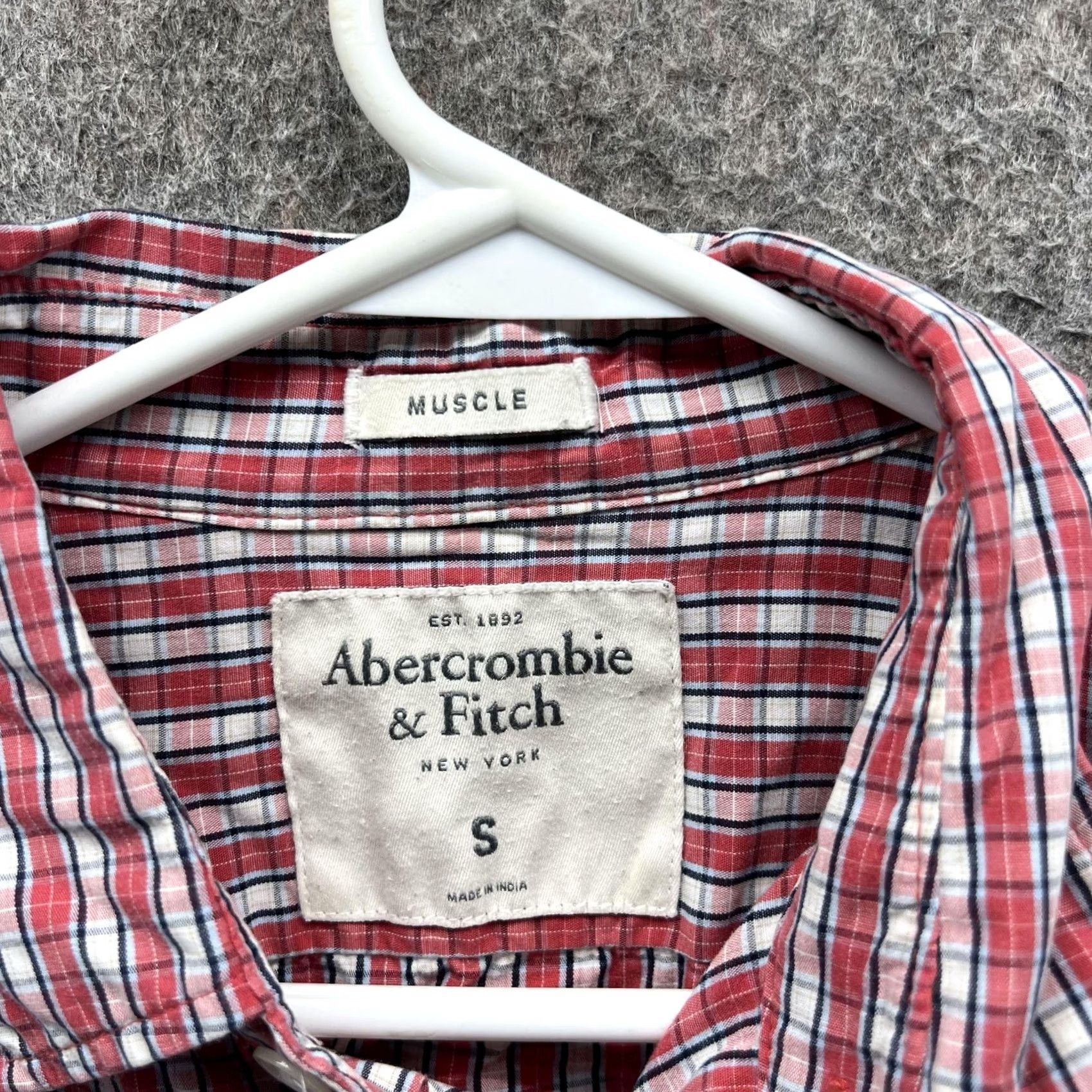 Abercrombie & Fitch Abercrombie & Fitch Shirt Mens S Red Plaid Long Sleeve Button-Up Slim Muscle Size US S / EU 44-46 / 1 - 3 Thumbnail
