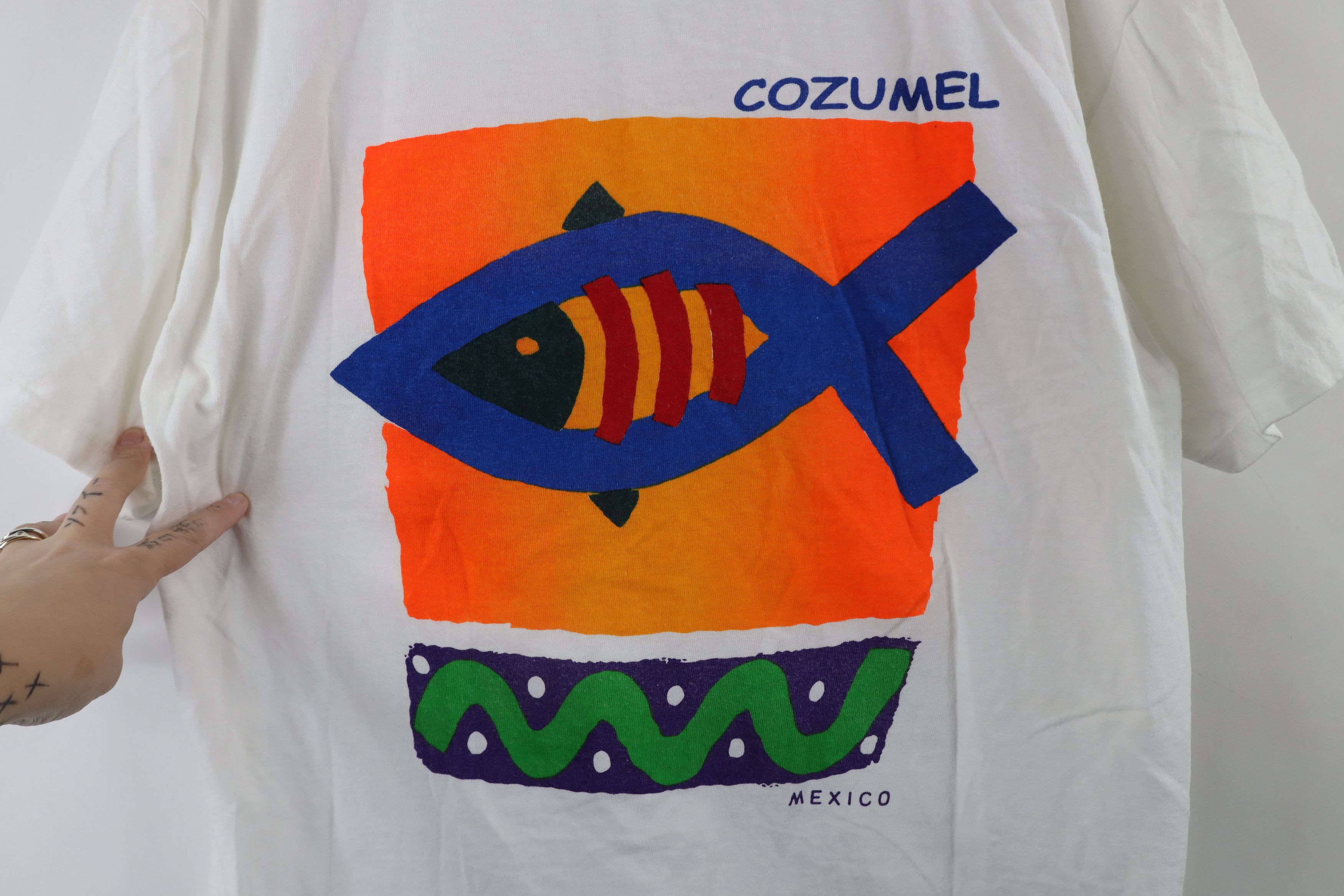 Vintage Vintage 90s Streetwear Fish Cozumel Mexico T-Shirt White Size US L / EU 52-54 / 3 - 4 Thumbnail