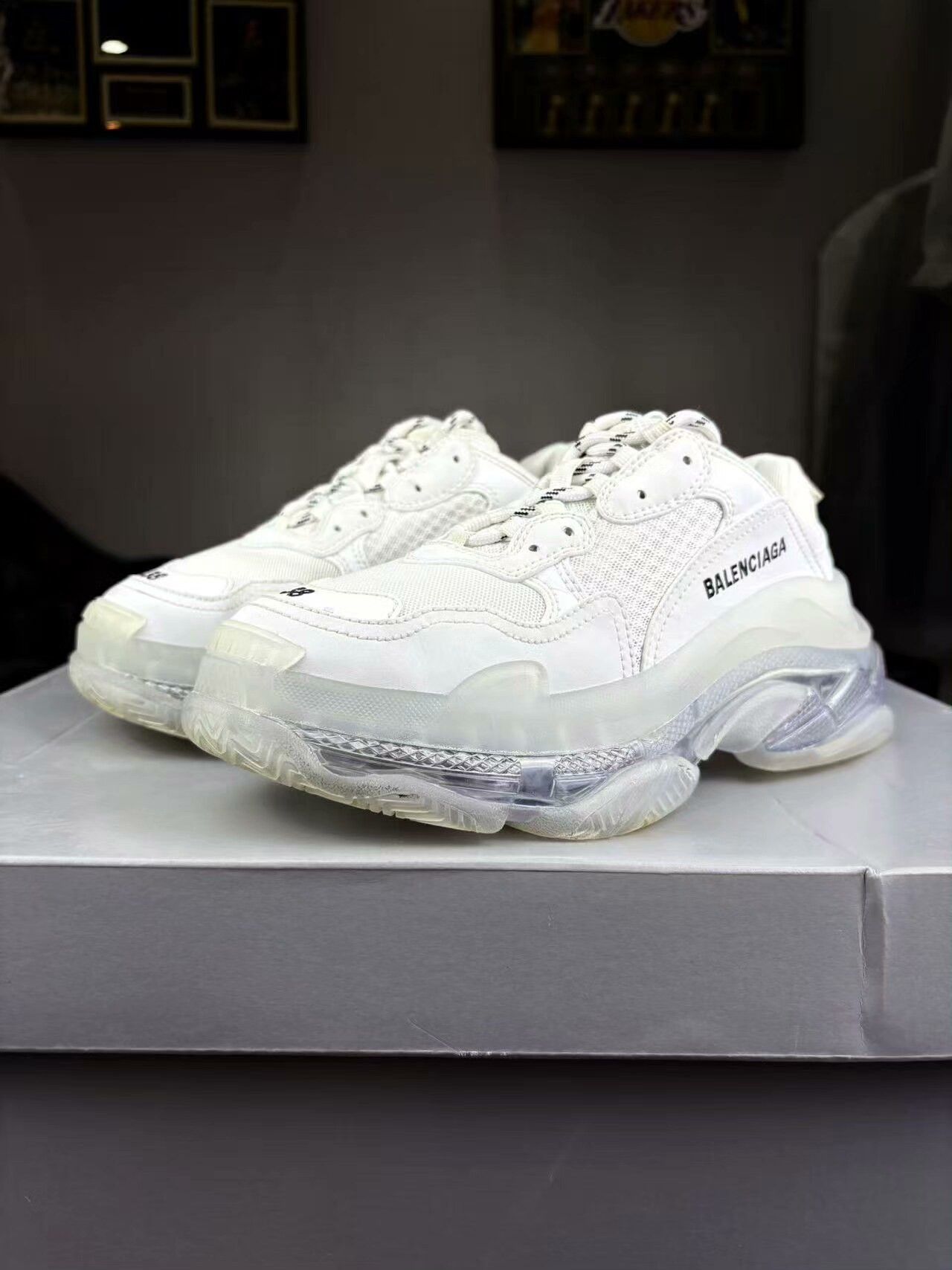 Balenciaga Balenciaga Clear White Lowtop Sneakers 6 Men Size US 6 / EU 39 - 1 Thumbnail